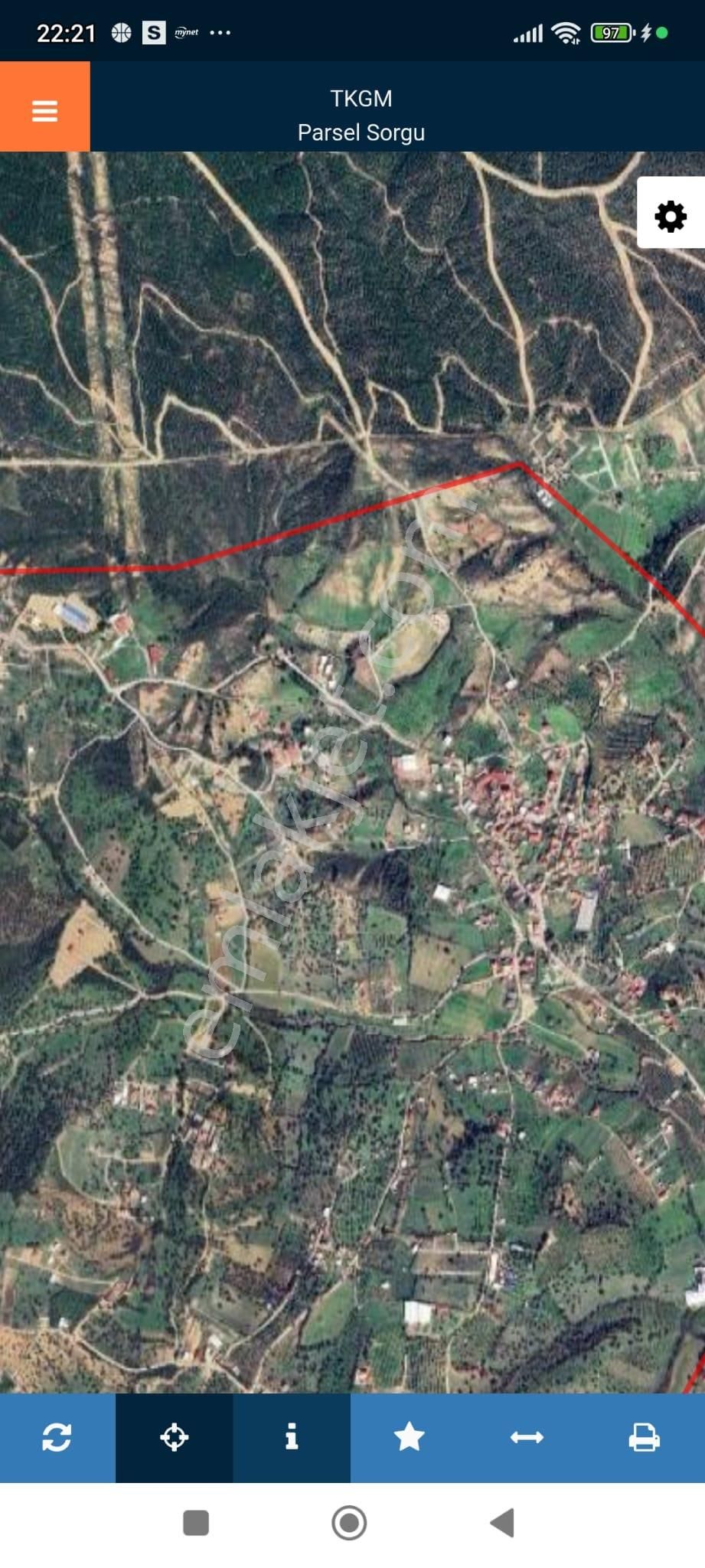Menderes Akçaköy De Köy Merkezine 700 Metre Mesafede Satılık Bahçe
