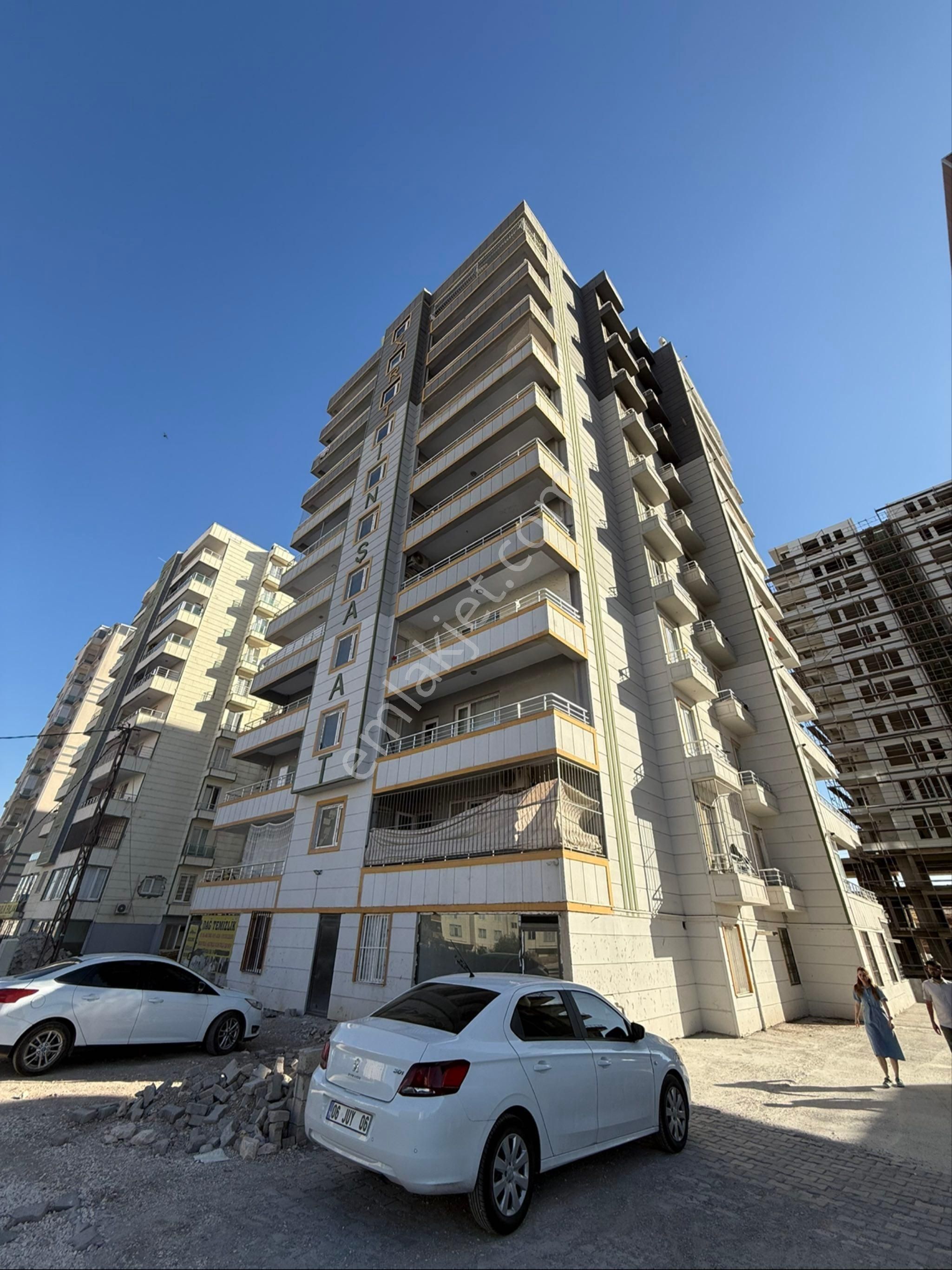 Has Birlik Emlaktan Kiralık 4 Oda Ara Kat Daire