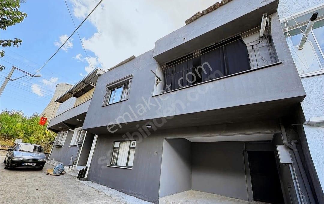 Müstakil Girişli 2 Katlı Bina