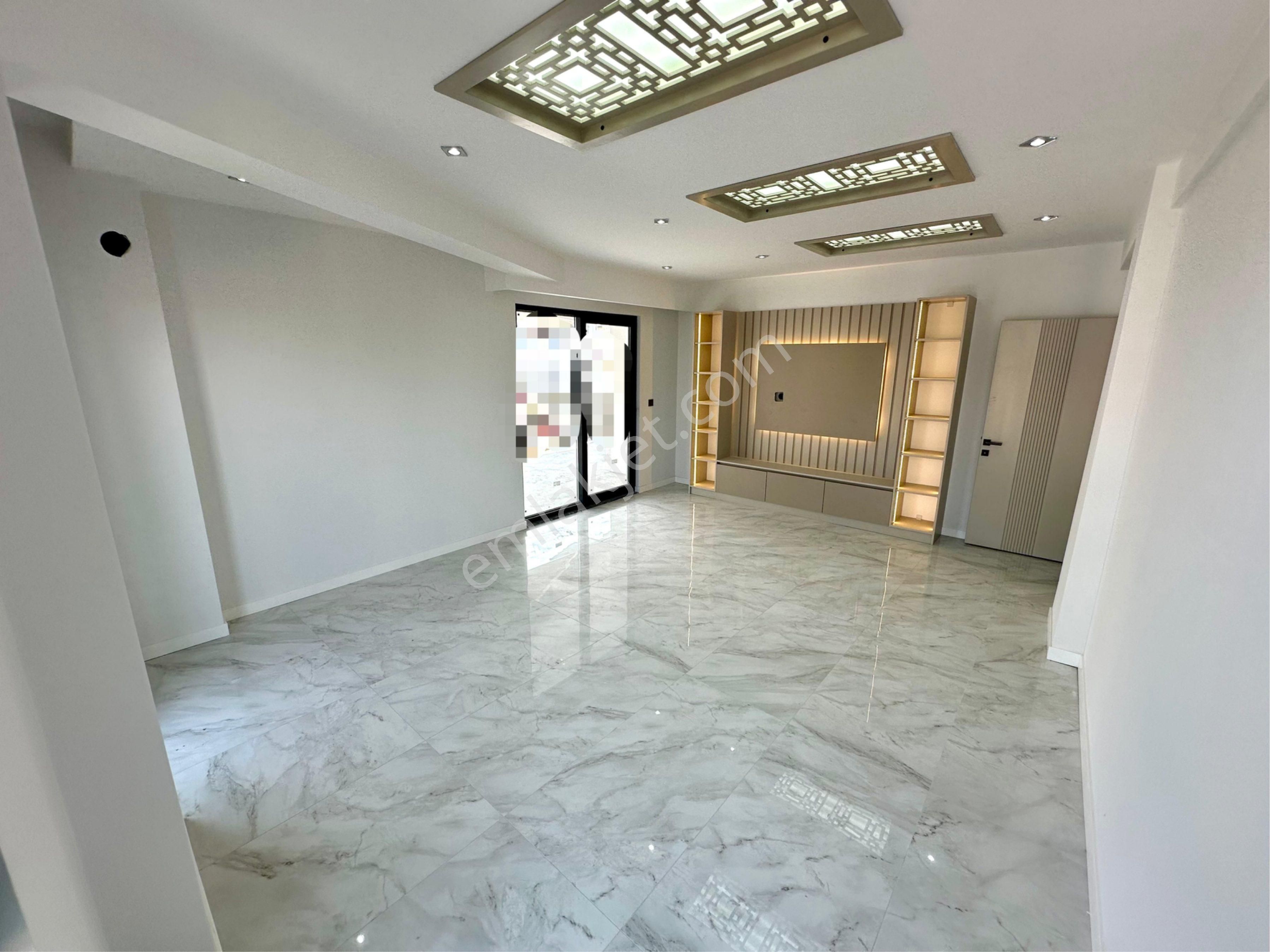 Karamanda Enfes 3+1 Asansörlü 175 M2 Satılık Daireler
