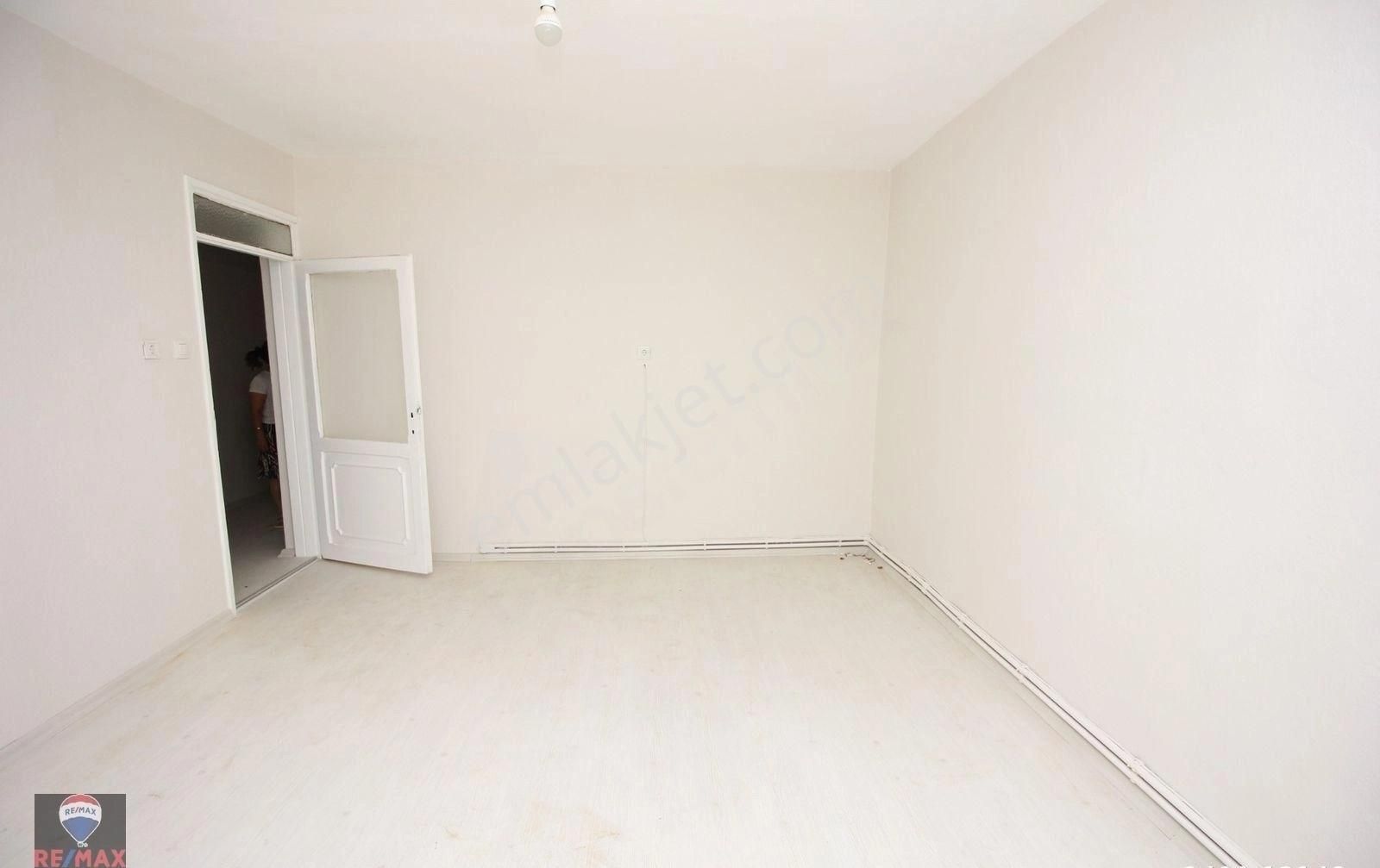Karabağalar Ali Fuat Cebesoy Mah Tadilatlı Bahçeli 2+1 Kiralık Daire
