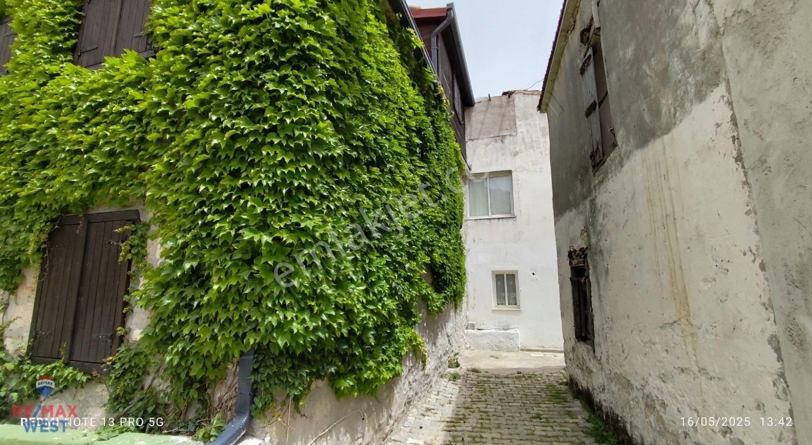 Karaburun Kösedere Mahallesi'nde Satılık Dubleks Daire