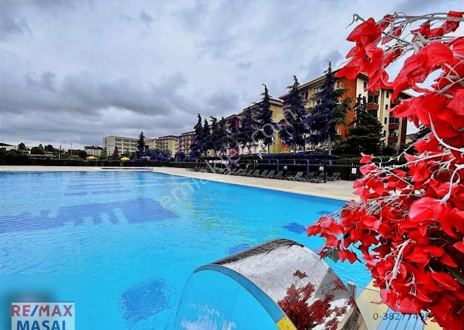Sancaktepe Sarı Evler Sitesi 2+1 Satılık Arakat Daire_ebru Memiç