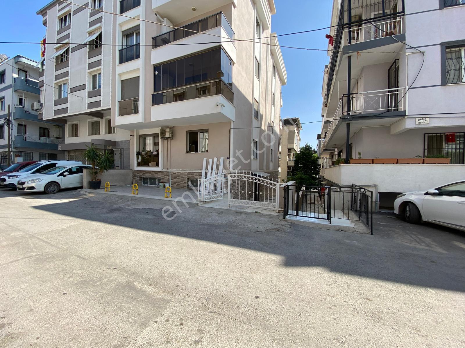 Buca İşçievleri'nde; Konak Ve Şirinyer'e Çok Yakın Kiralık Kullanışlı 2+1 Daire - Görsel 2