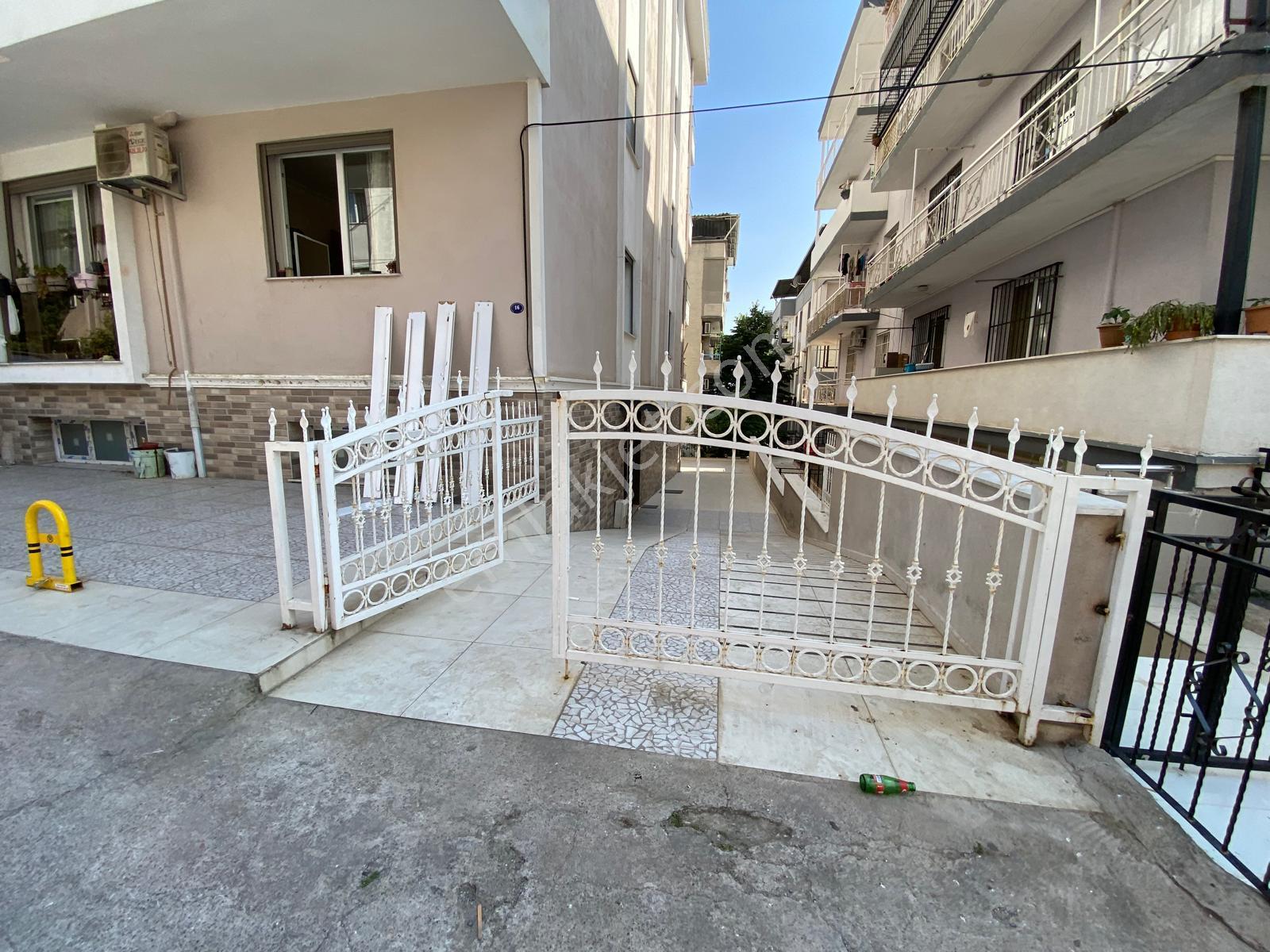 Buca İşçievleri'nde; Konak Ve Şirinyer'e Çok Yakın Kiralık Kullanışlı 2+1 Daire - Görsel 3