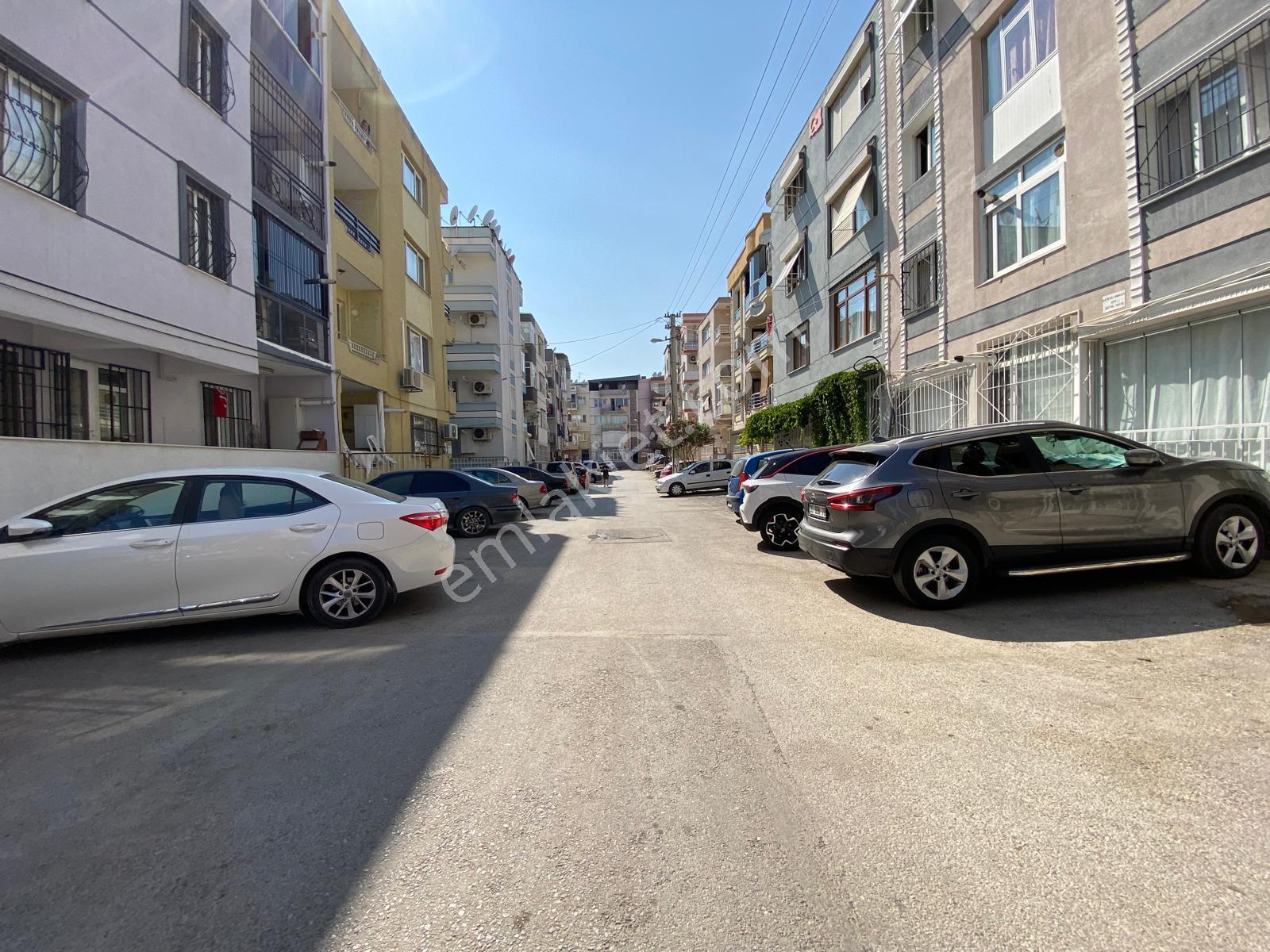 Buca İşçievleri'nde; Konak Ve Şirinyer'e Çok Yakın Kiralık Kullanışlı 2+1 Daire - Görsel 33