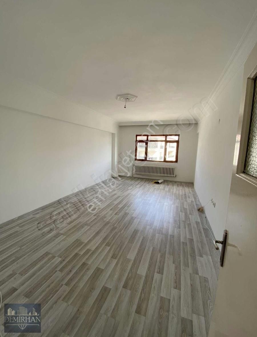 Acill Şafak Mahhalesinde 3+1 Kiralık