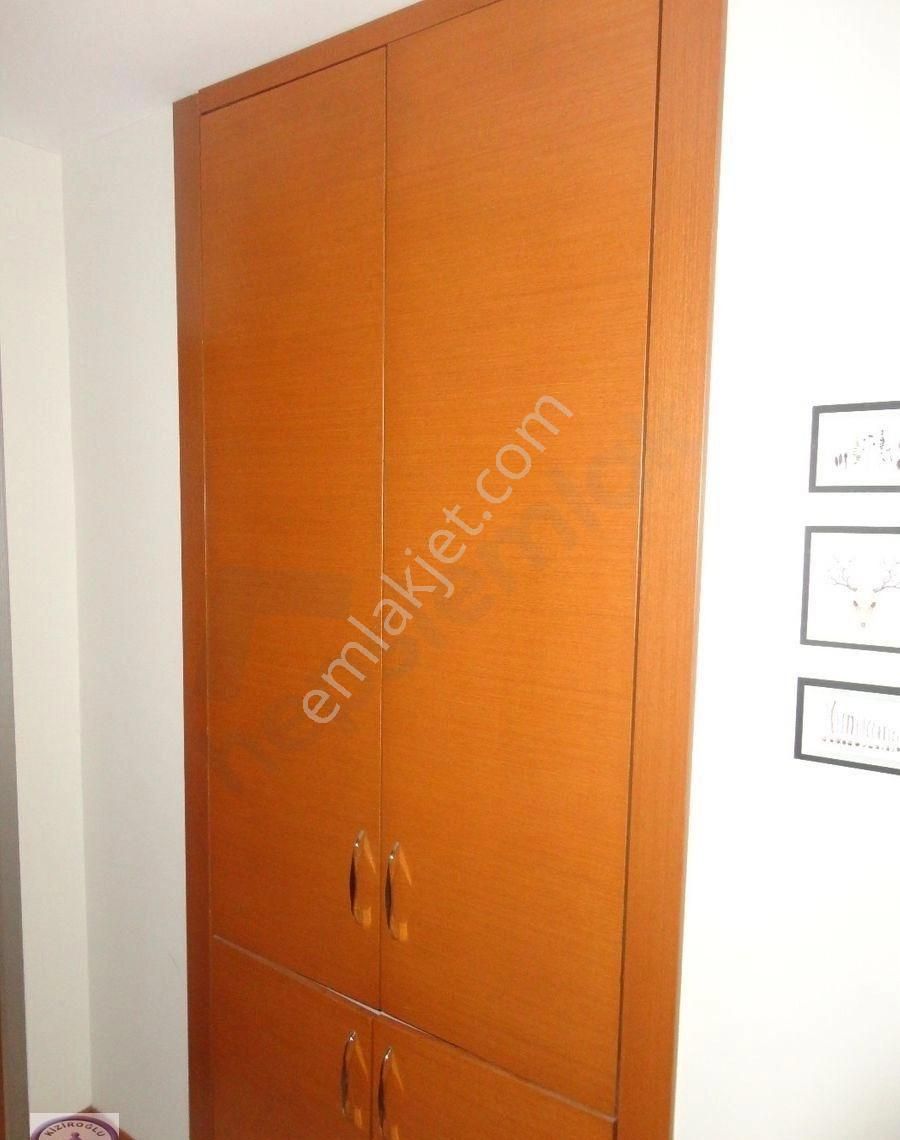 Kartal Metro Yakın Deprem Yönetmelikli Havuzlu Güvenlikli Deniz Manzaralı 2+1 Banyolu İskanlı Daire - Görsel 9