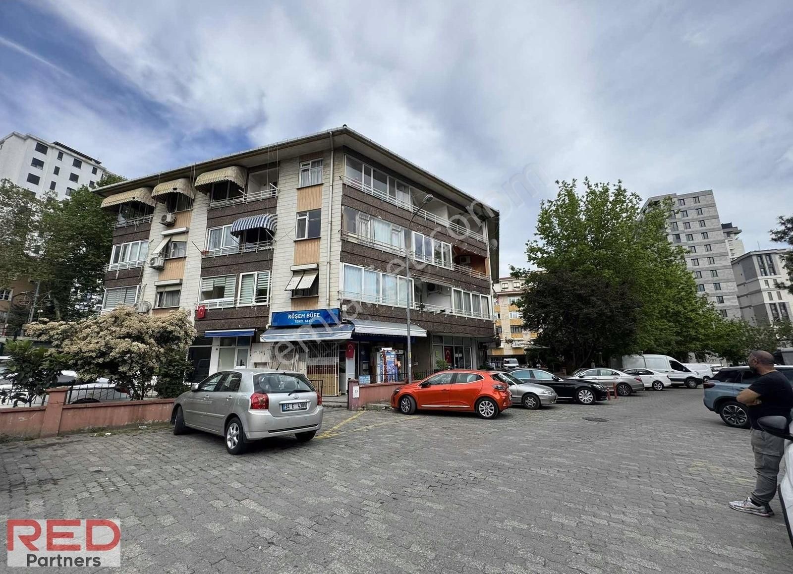 Kadıköy Feneryolu Marmaray Durağı Yanı Devren Satılık Tekel Bayi