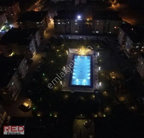 Tuzla Yaşam'da Güvenlikli Havuzlu Sitede Ferah 3+1 Daire !