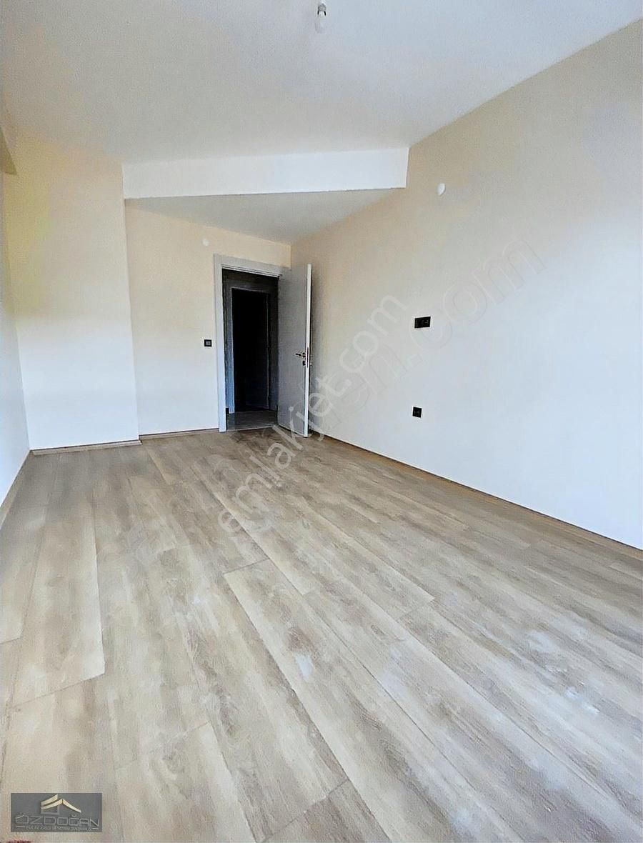 2+1 115 M2 Havuzlu Asansörlü 1.sınıf İşçilik Satılık Daire - Görsel 3