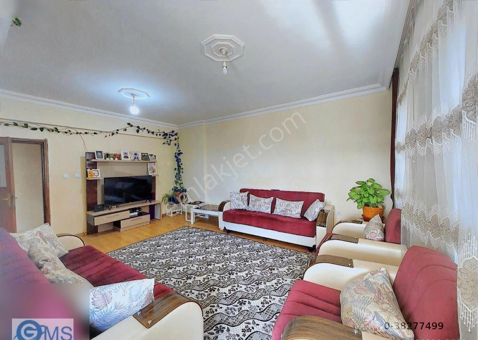 Şelale Mahallesinde 3.katta Asansörlü 3+1 140m² Fırsat Daire