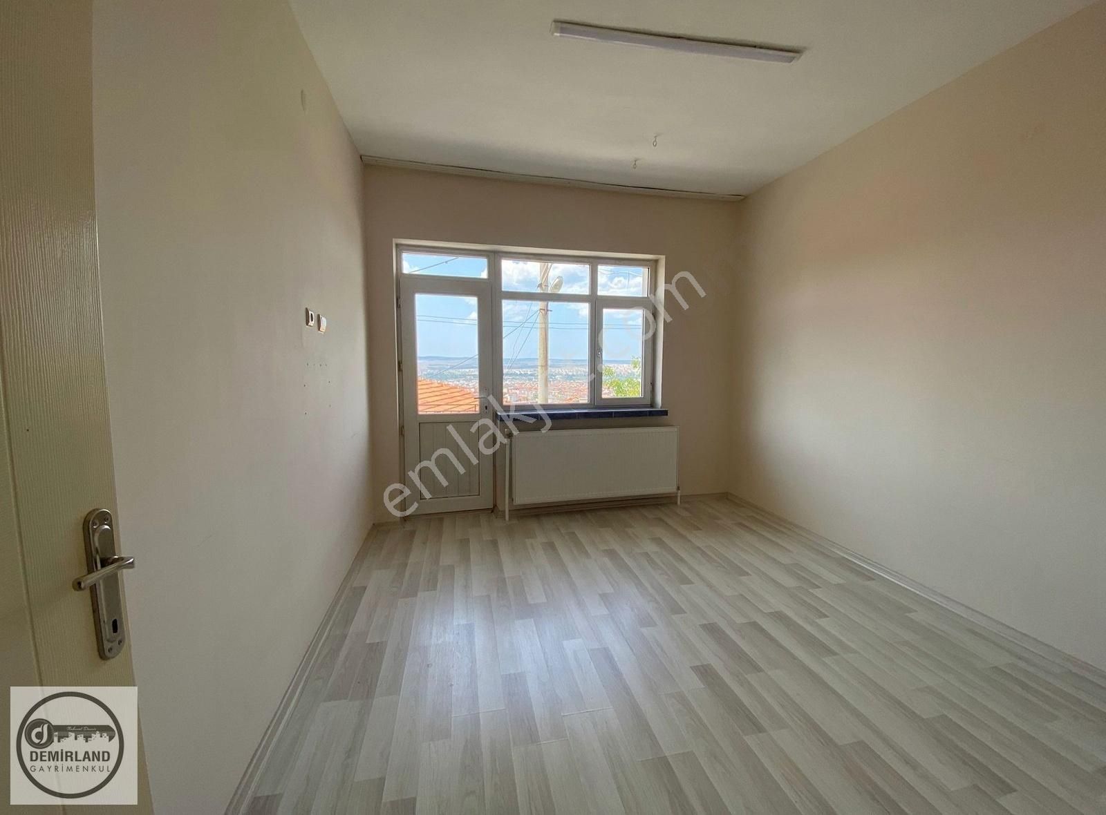 Demirland'dan Kiralık Hamidiye Mahallesinde 2+1 Daire