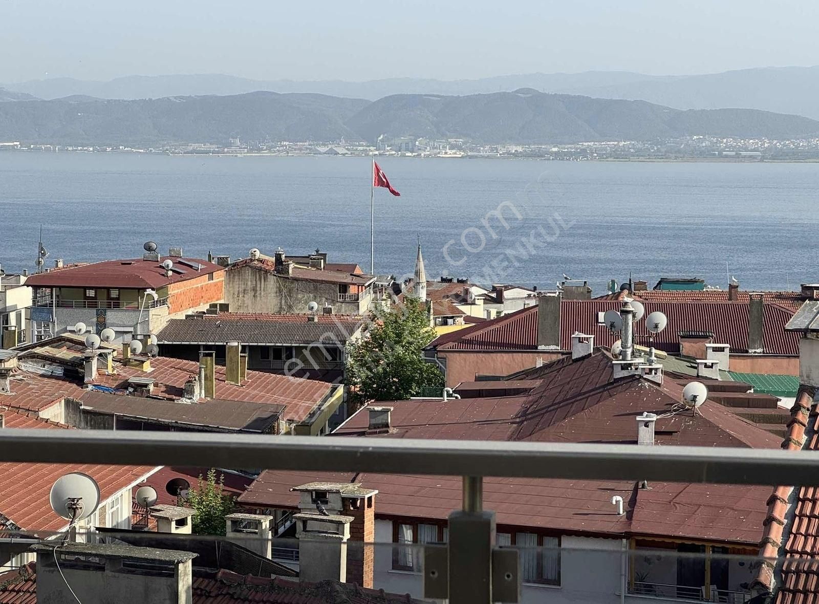 Merkez'de 3+1 200m² Site İçi Deniz Manzaralı Güvenlikli Dubleks