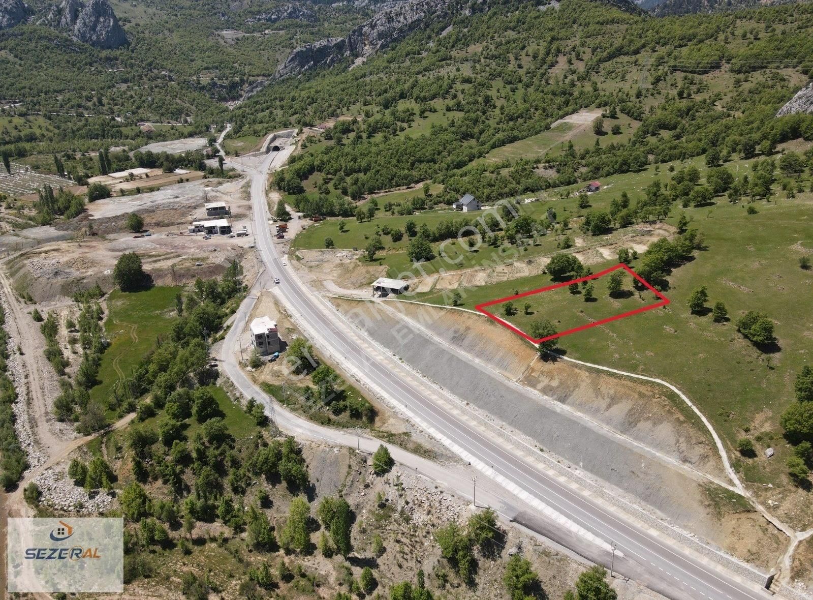Yaylada Ana Yol Üzerinde Akarsu Ve Doğa Manzaralı Satılık Tarla - Görsel 3