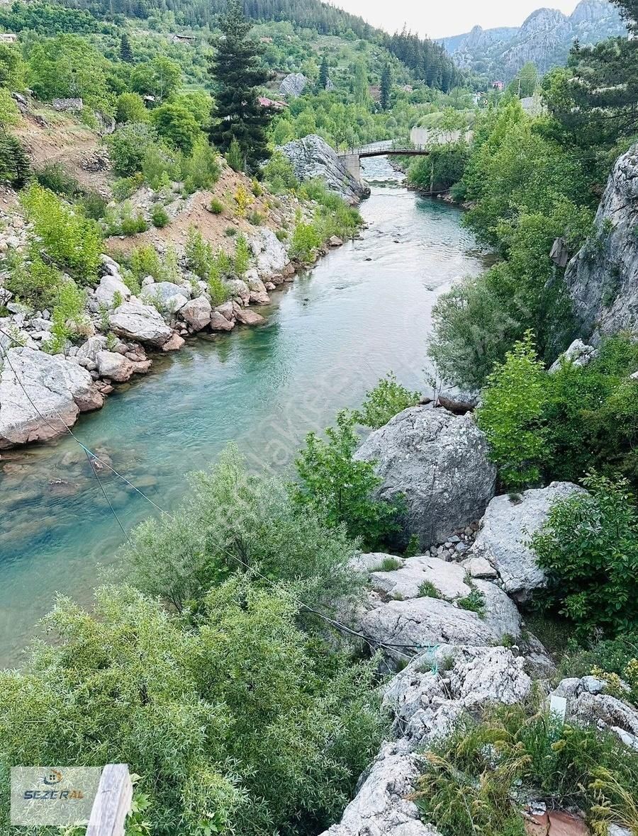 Yaylada Ana Yol Üzerinde Akarsu Ve Doğa Manzaralı Satılık Tarla - Görsel 5