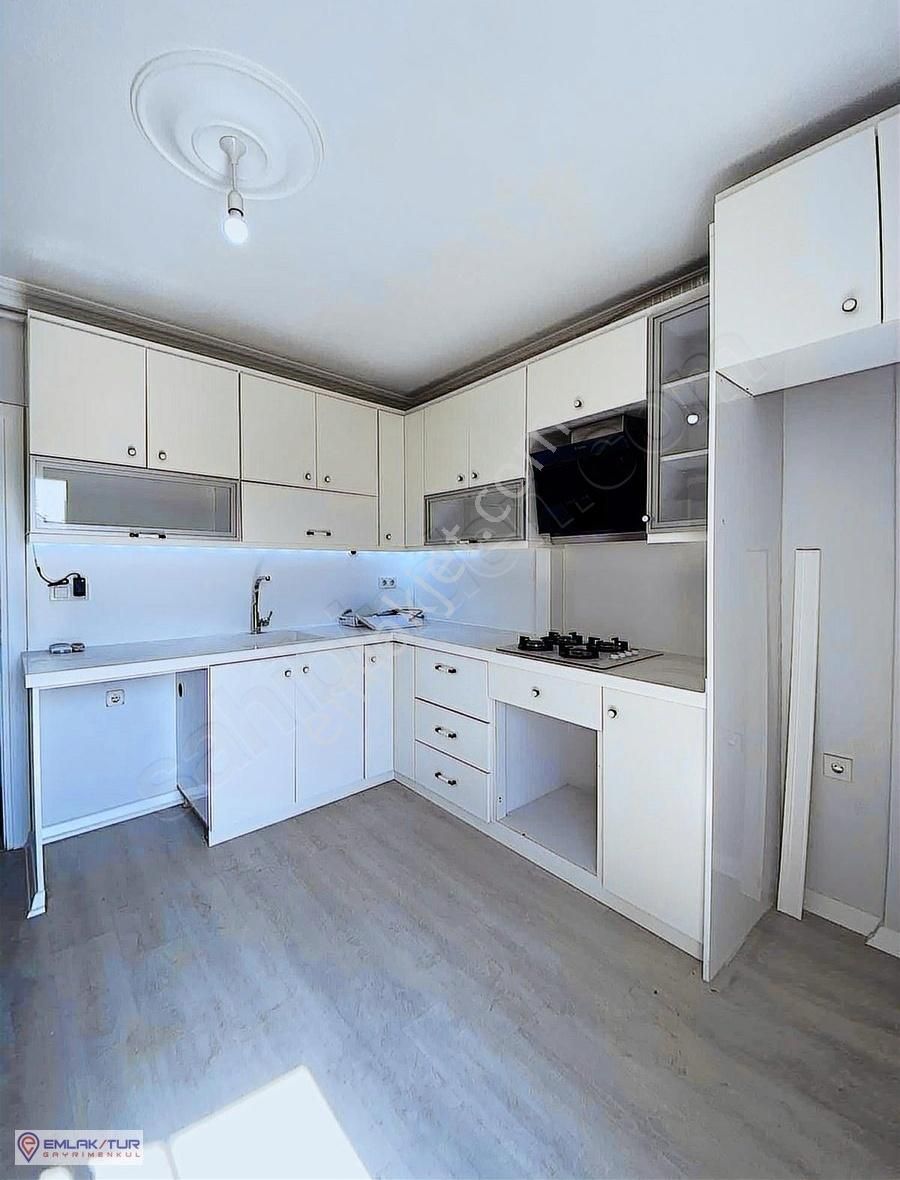 Emlak/turdan Yedieylül Mah Öğretmenler Evi Civarı