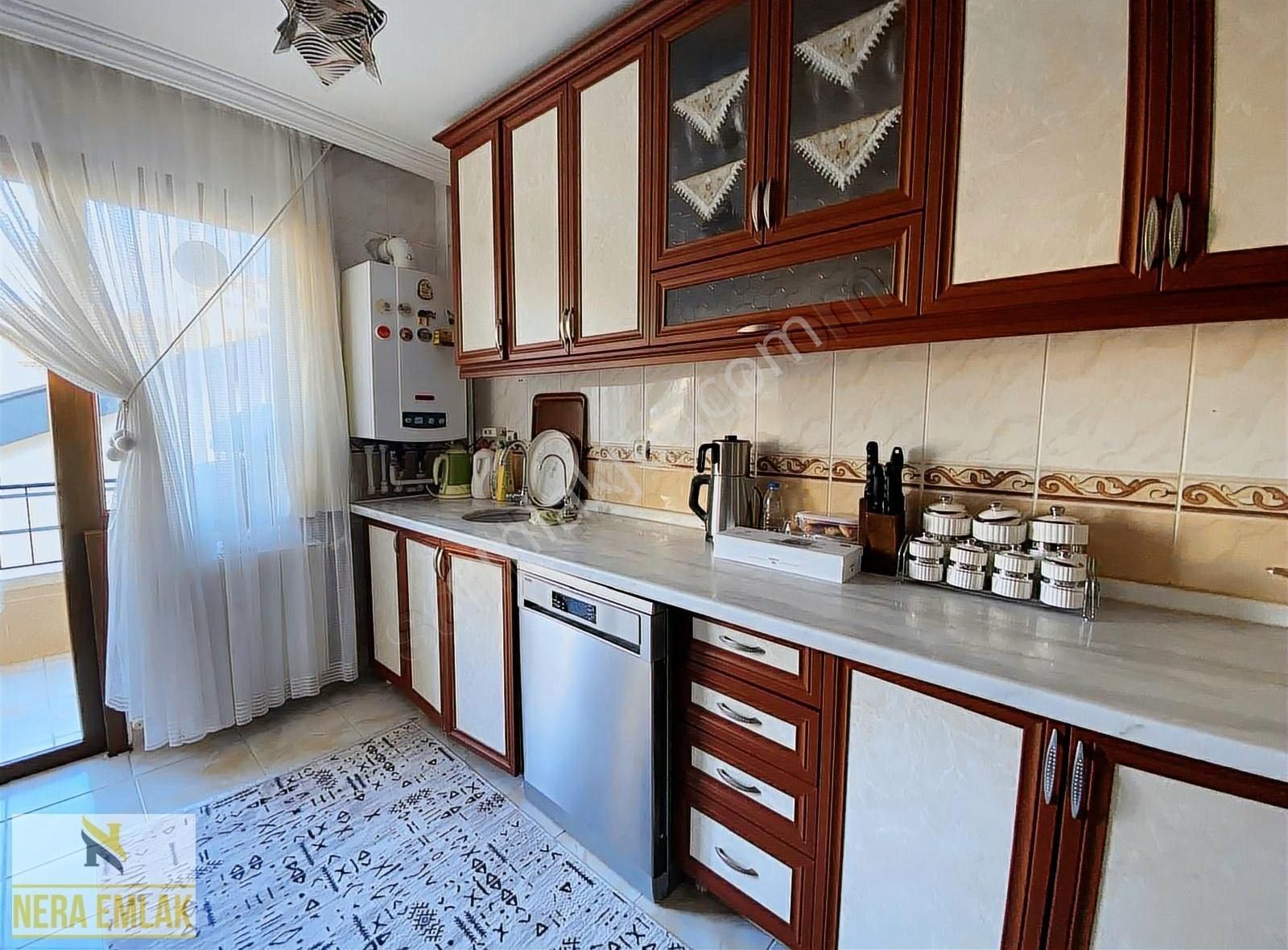 Esertepe'de Salı Pazarı Yanı Üst Katta Masrafsız İskanlı 3+1