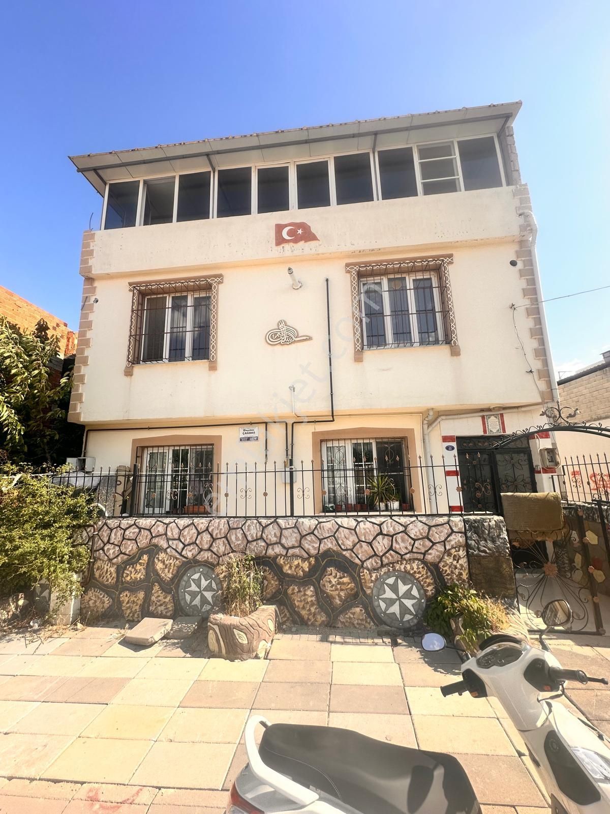 Hadi Gayrimenkul Ve Haritadan Atatürk Mahallesinde Satılık İki Katlı Müstakil Bina