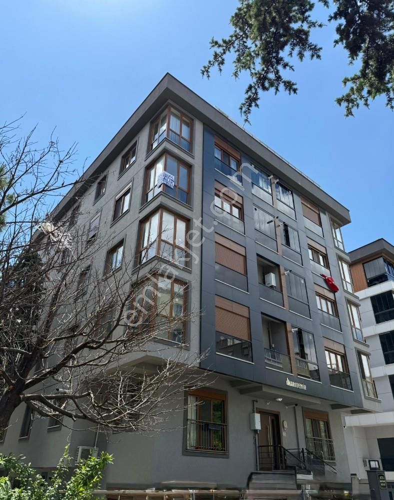 Bakırköy İncirlide 2 Yıllık Bina Da 3+1 Arakat