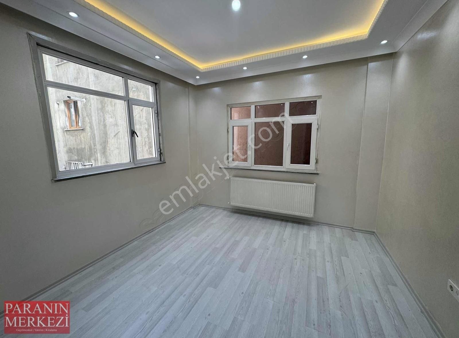 Cadde Üzeri Eşyasız 2+1 Ayrı Mutfak Boyalı Badanalı