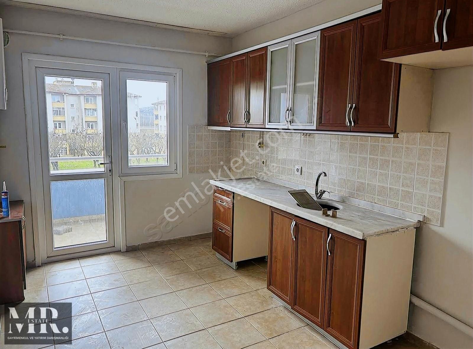 Korucuk İdeal Kentte Kiralık Ara Kat 2+1 Daire