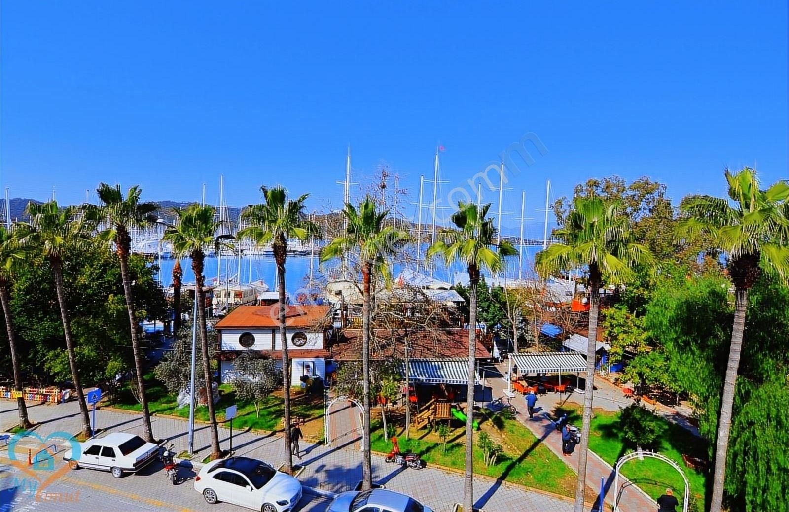 Mykonut'tan Karagözler'de Deniz Manzaralı Jakuzili Satılık Daire