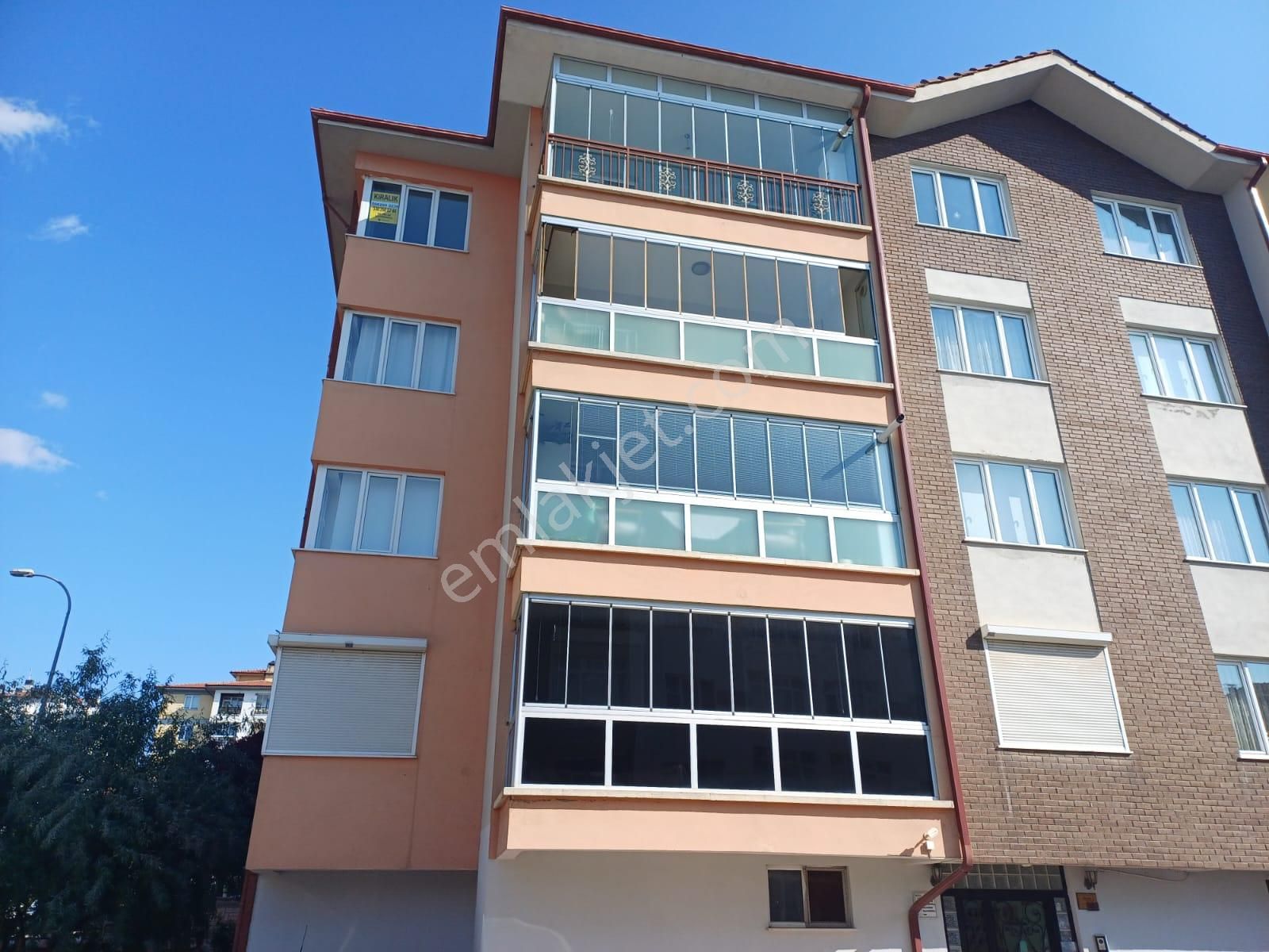 Nil Emlak Gayrimenkulden Batıkentte Aydınlık Ferah 130 M2 3+1