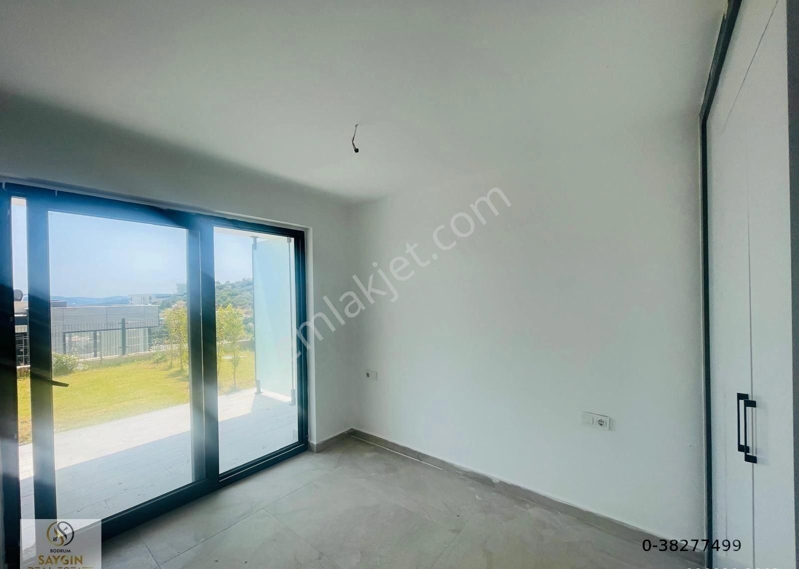 Deniz Manzaralı, Özel Plajlı, Güvenlikli Site , 3 Banyolu Villa - Görsel 2