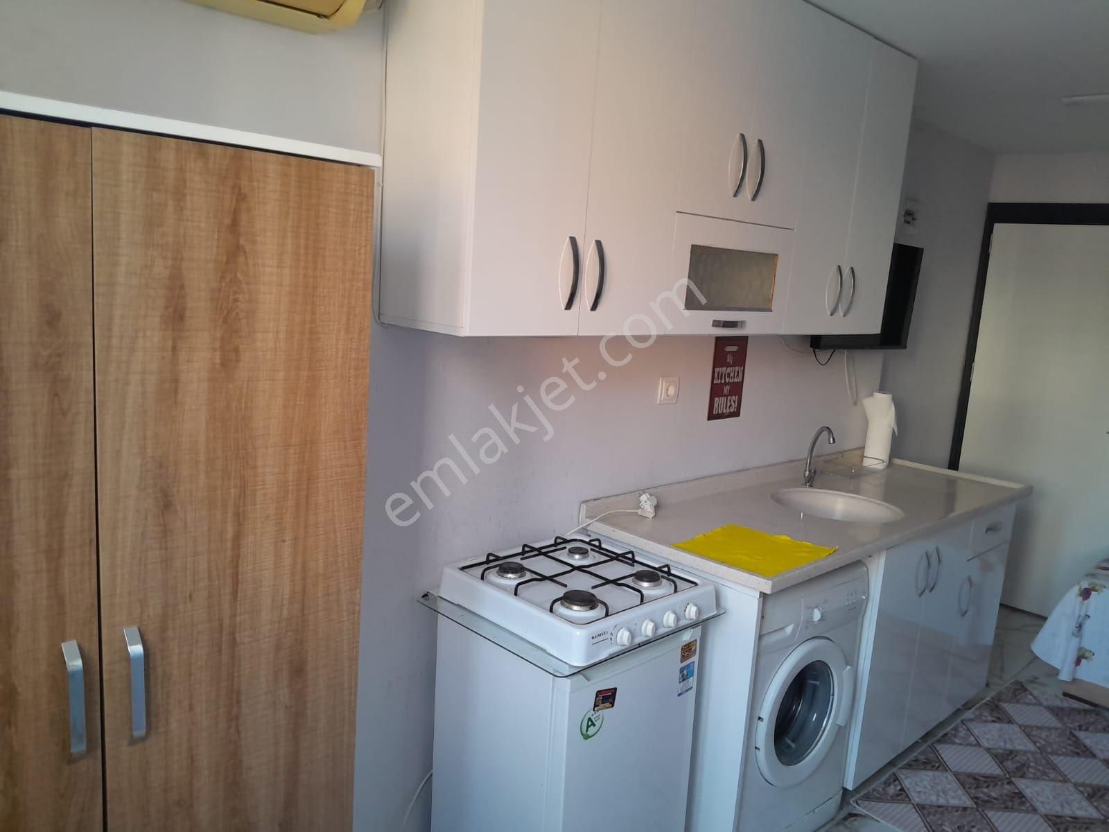 Yeşilyurt Metro Duragı Civarı Eşyalı Kiralık 1+0