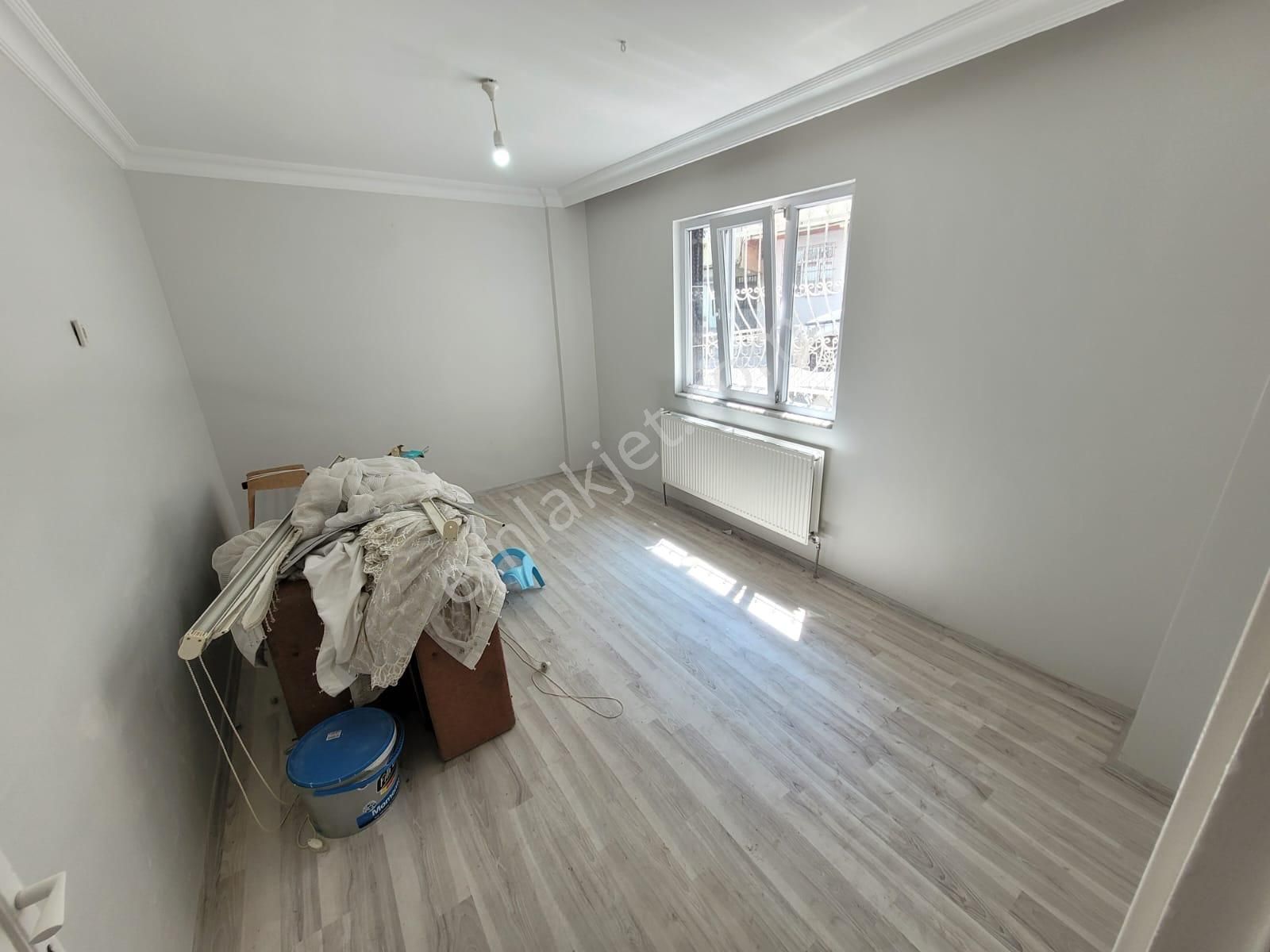 Üç Kard. 50.yıl Mah 2+1 Mükemmel Camları Yüksek 95m² Bahçekatı