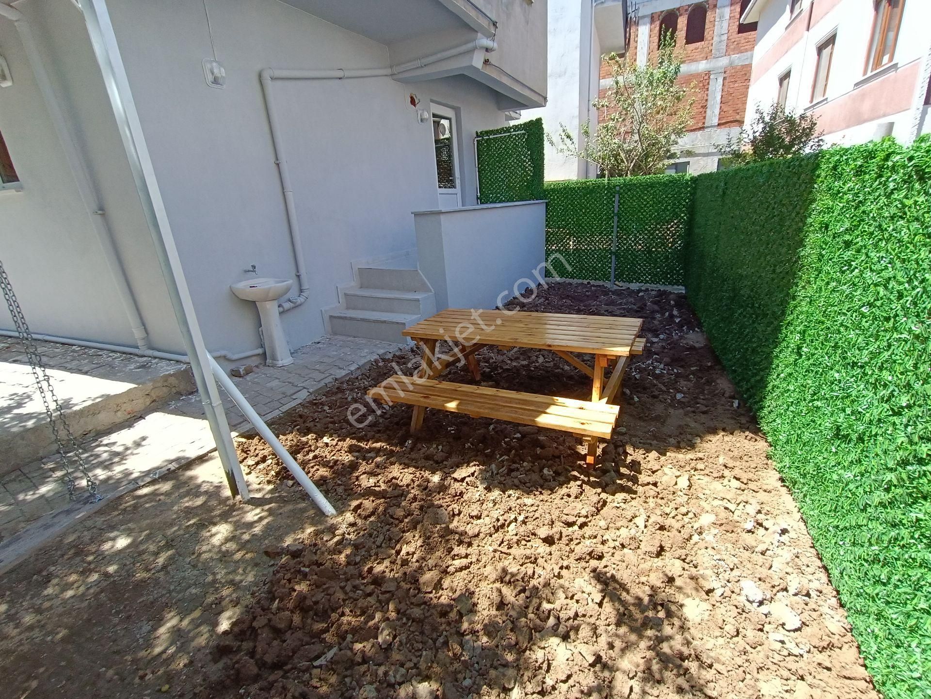 Piknik Masalı Özel Bahçe Eşyalı Abonelikler Açık Gün Caddesi