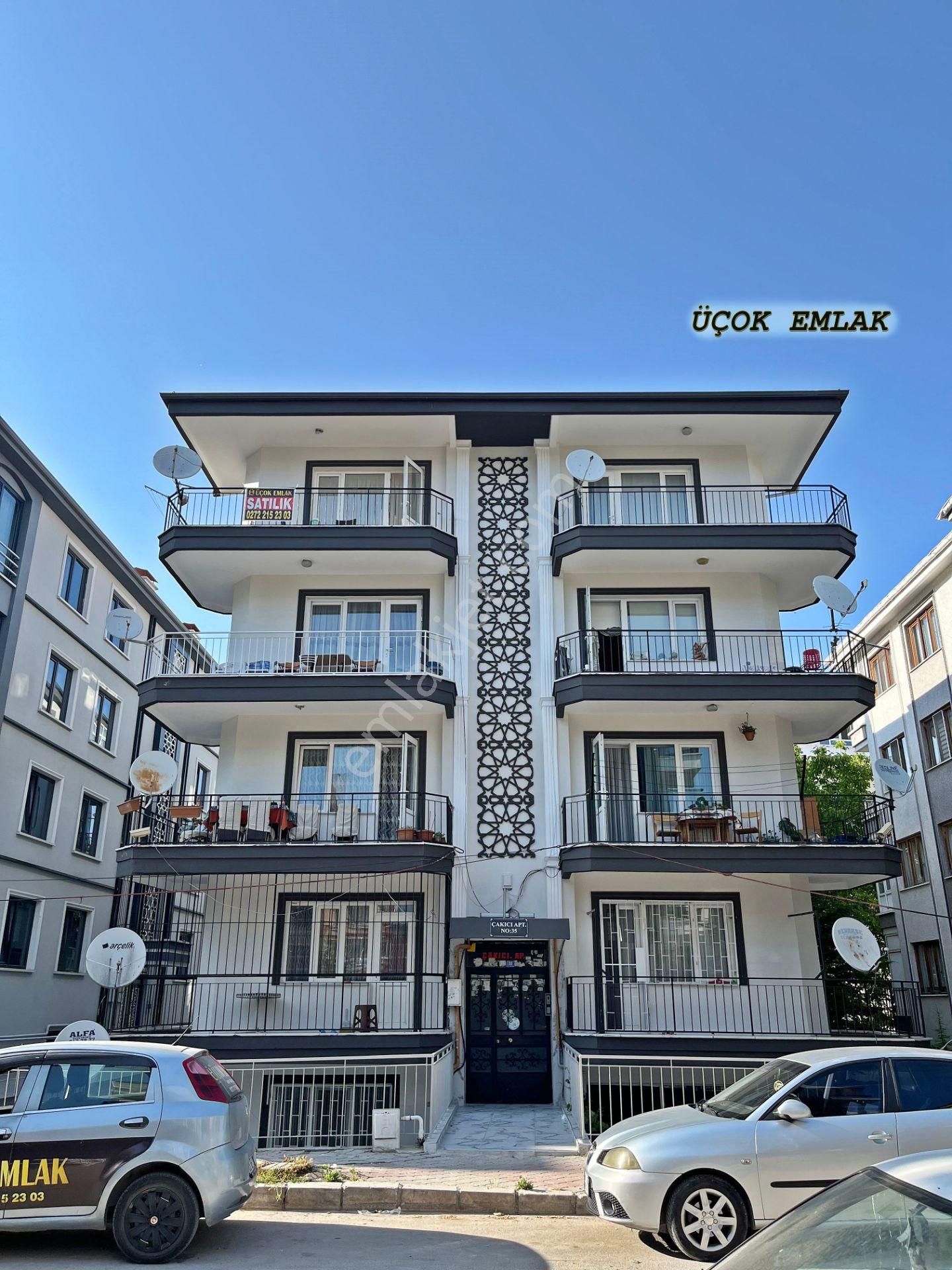 Afyon Üçok Emlaktan Cumhuriyet Mah Satılık 3+1 Bakımlı Daire
