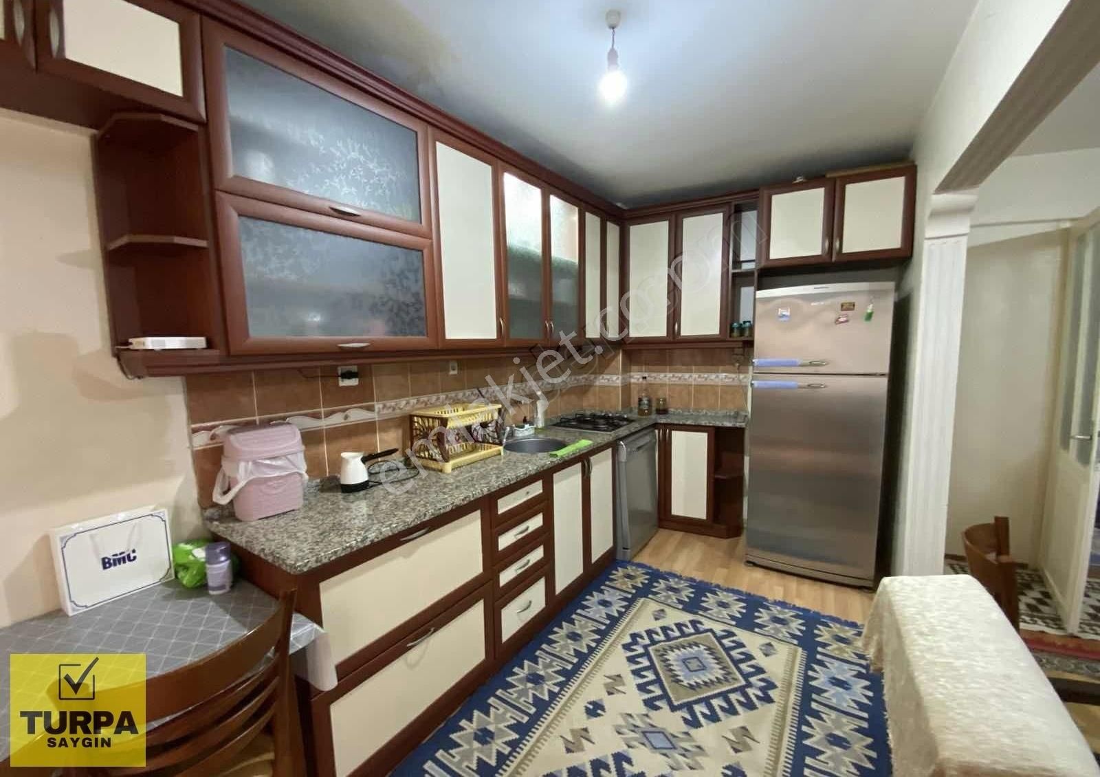 Turpadan Bozyaka Cadde Üzeri 2+1 Köşe Eşyalarıyla Satılık
