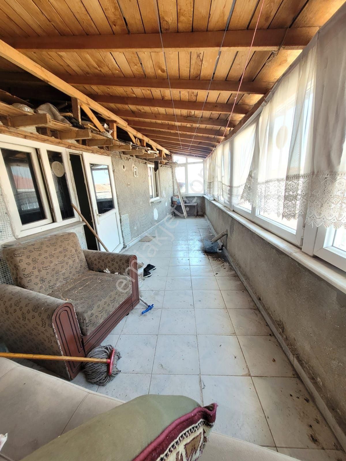 Özgür İnşaat'tan Sultançiftliği Mah'de Acil Satılık Çatı Katı Daire - Görsel 3