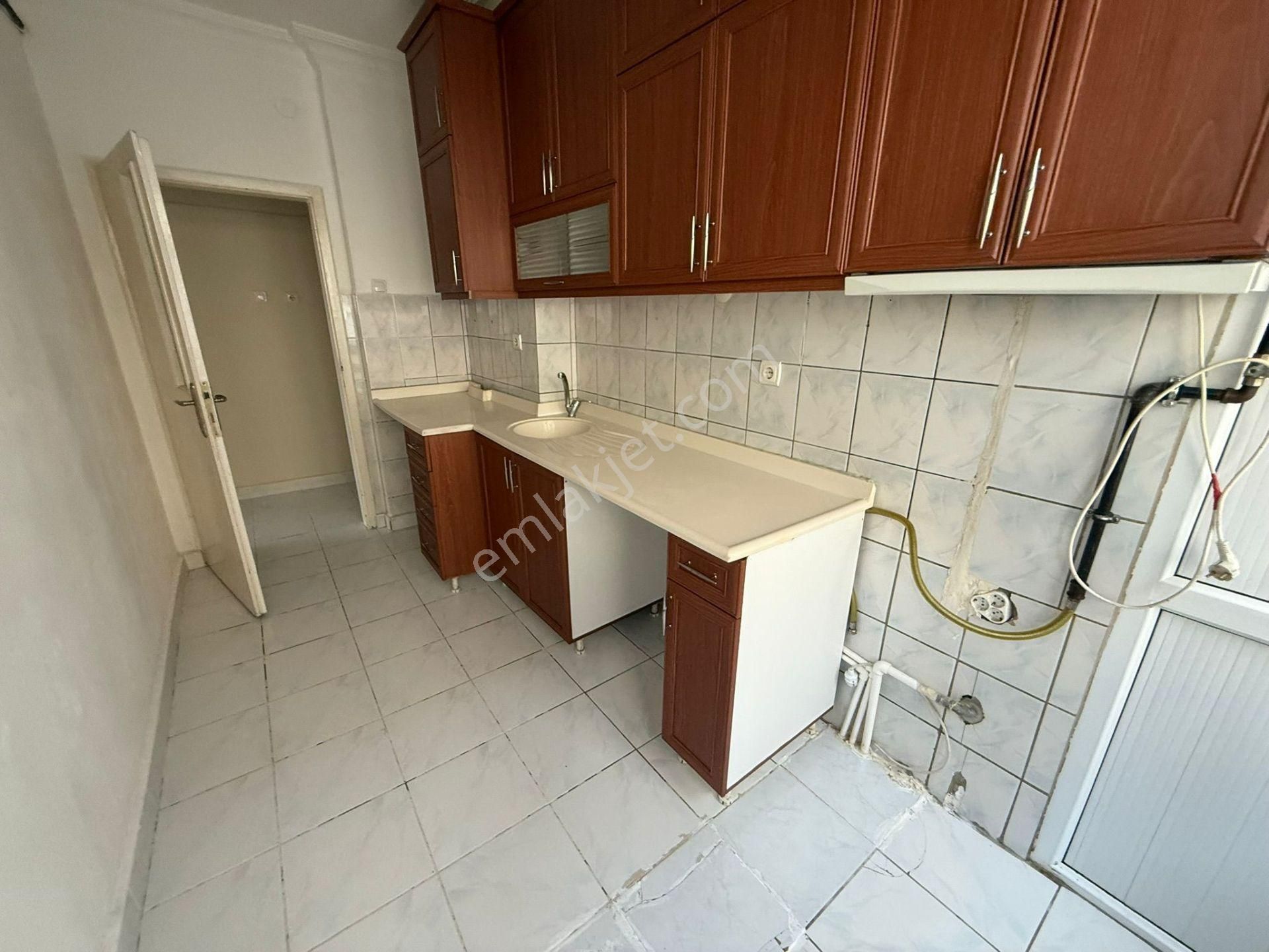 Relax'tan Etlik Şehir Hastanesi Yakını Kiralık 3+1 Boyalı Daire
