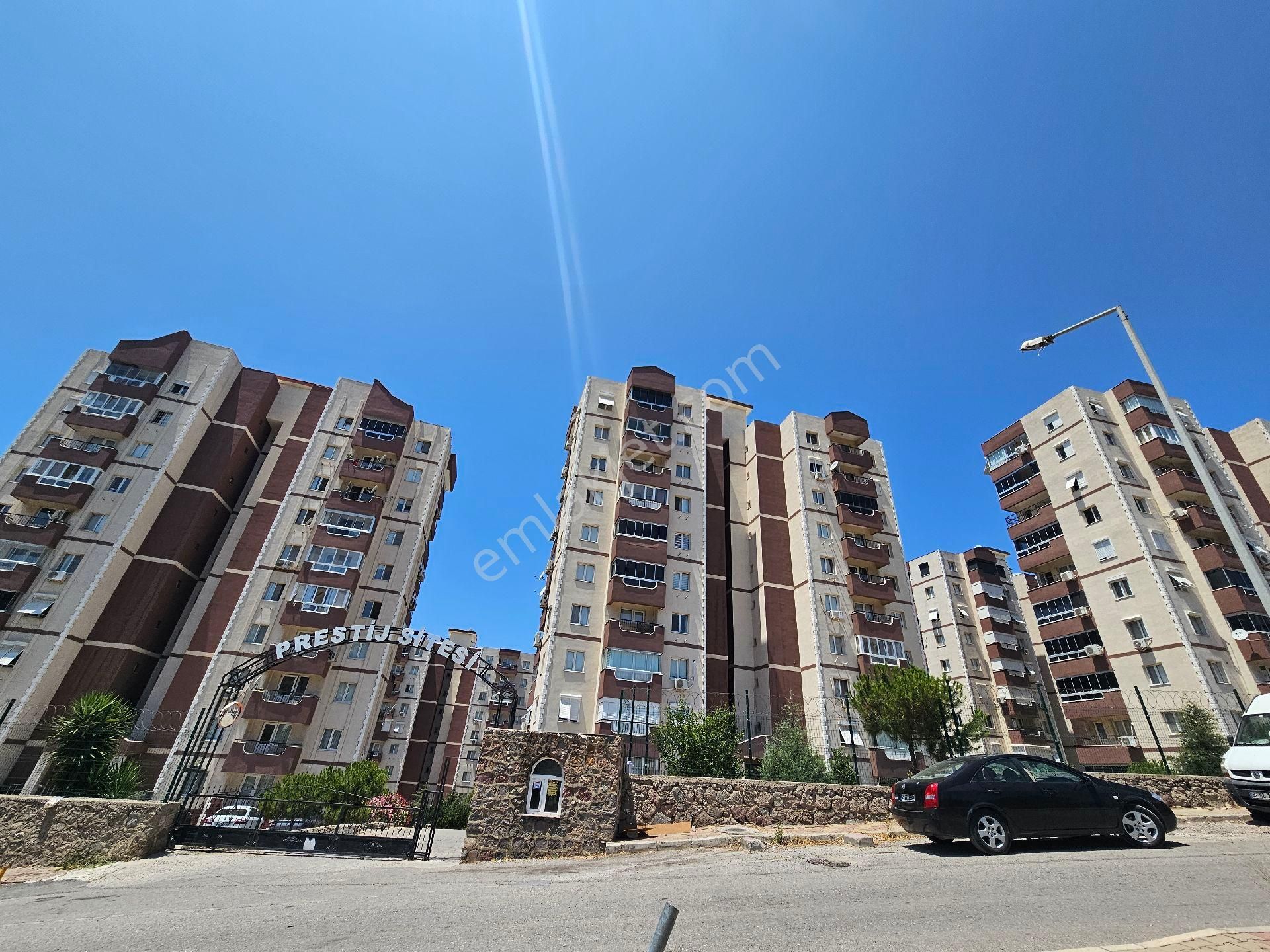 Çiğli Site İçinde 3+1 Sıfır Eşyalı Katip Çelebi Ve Bakırçay Hastanesi 5 Dk