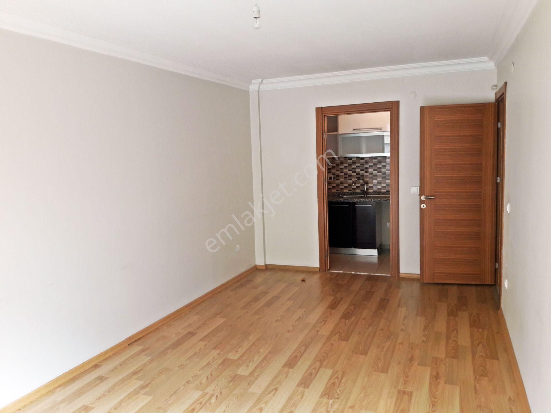 Kağıthanede Satılık 2+1 Daire Çağlayan Adliye Yakını Asansörlü