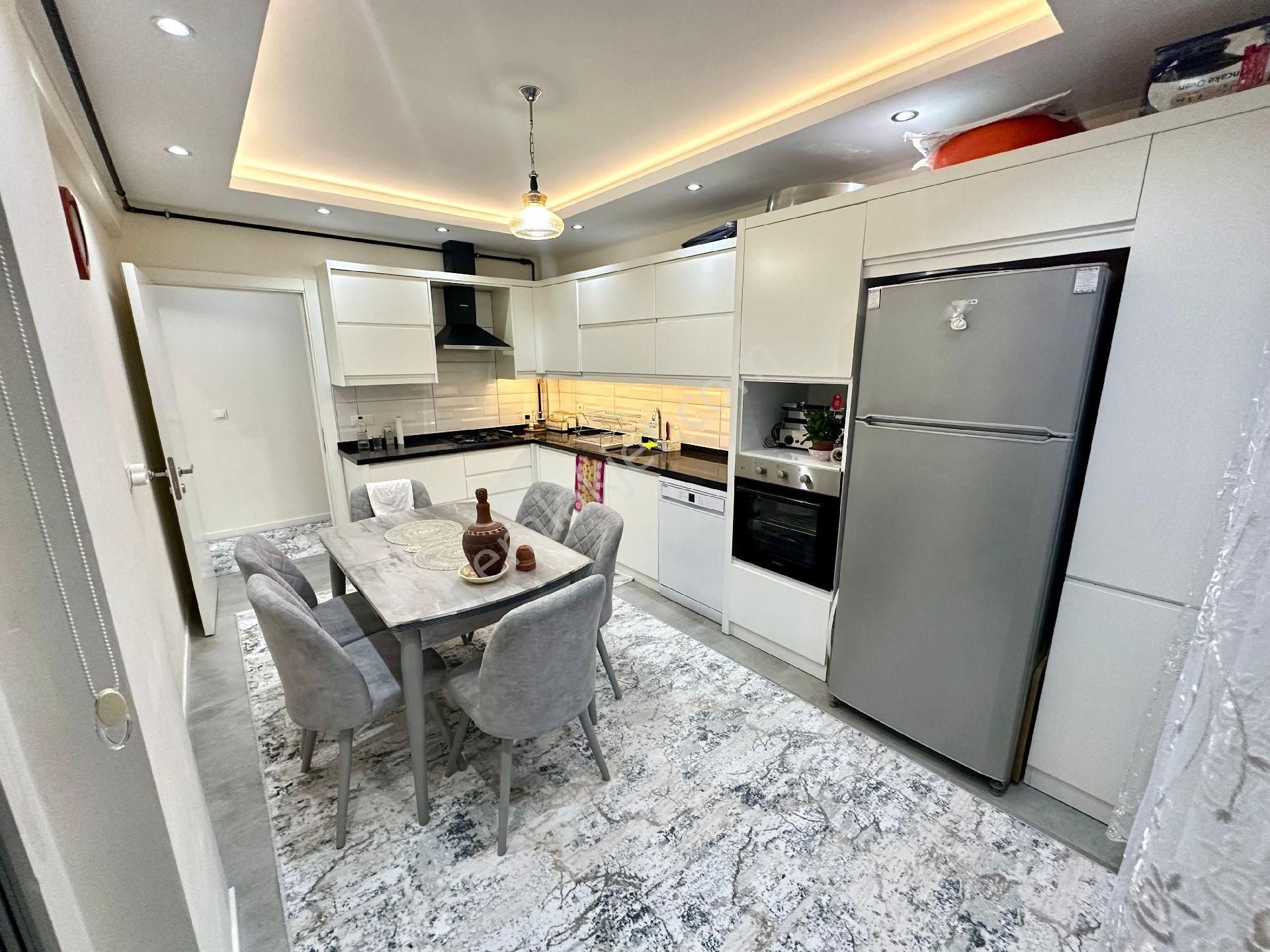Karahasanlı'da Harika Konumlu 120m² 2+1 Satılık Açık Cepheli Daire