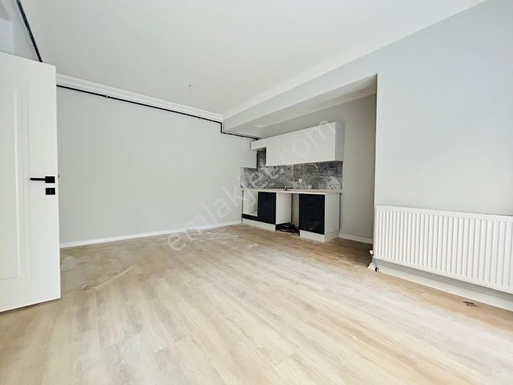 Kaçmaz'dan Sıfır Muhteşem Bahçe Teraslı Otoparklı 2+1 - Görsel 5