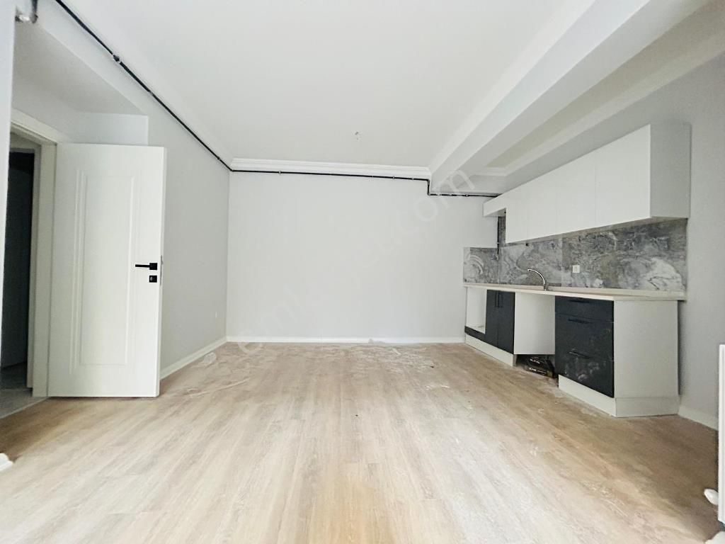 Kaçmaz'dan Sıfır Muhteşem Bahçe Teraslı Otoparklı 2+1 - Görsel 3