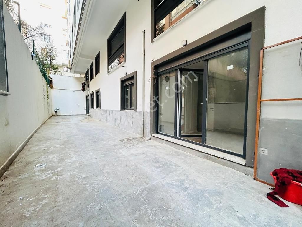 Kaçmaz'dan Sıfır Muhteşem Bahçe Teraslı Otoparklı 2+1 - Görsel 8