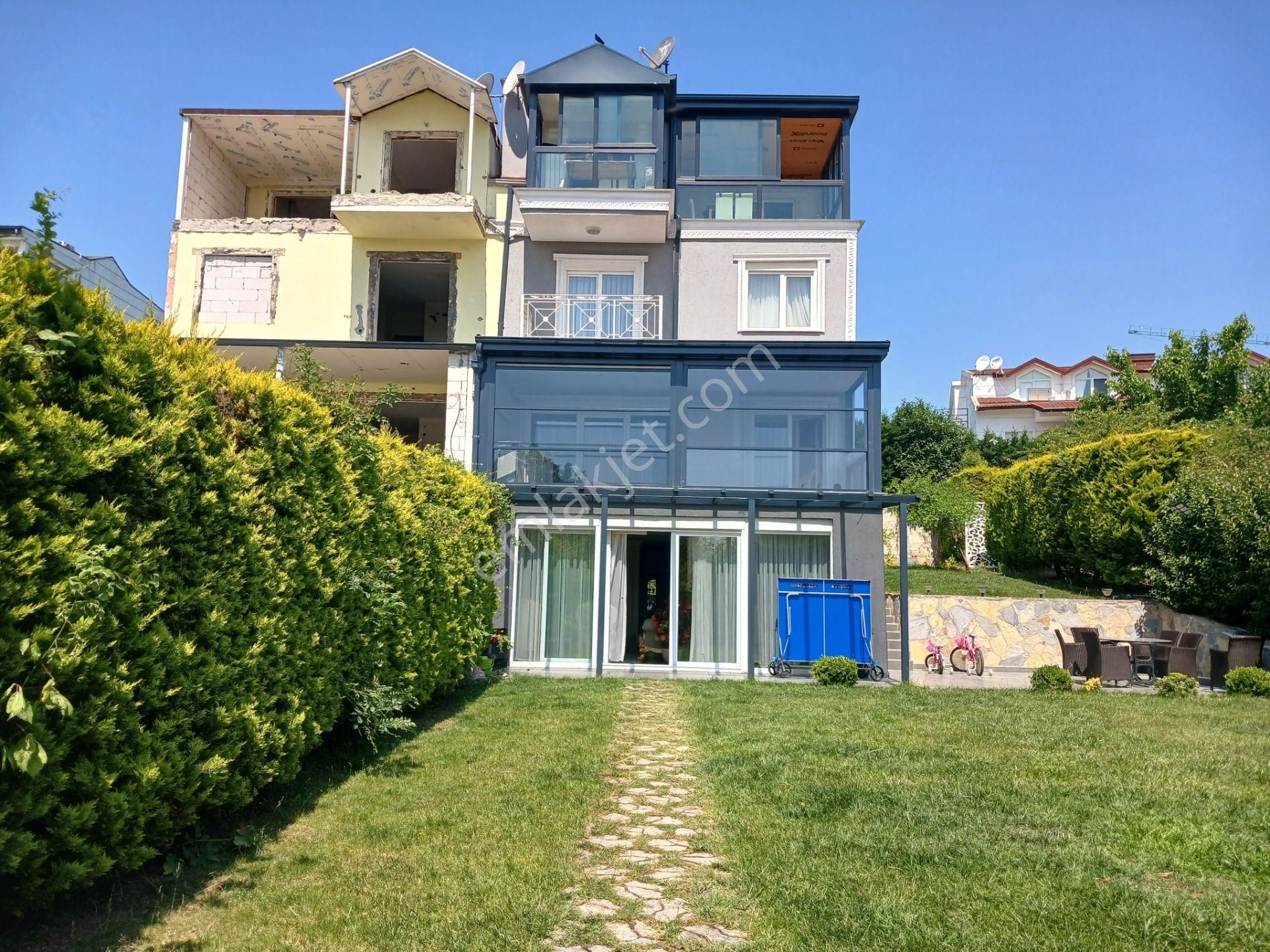Polat Emlak'dan...büyük Bahçeli..mobilyalı Bahçe Katı Kiralık