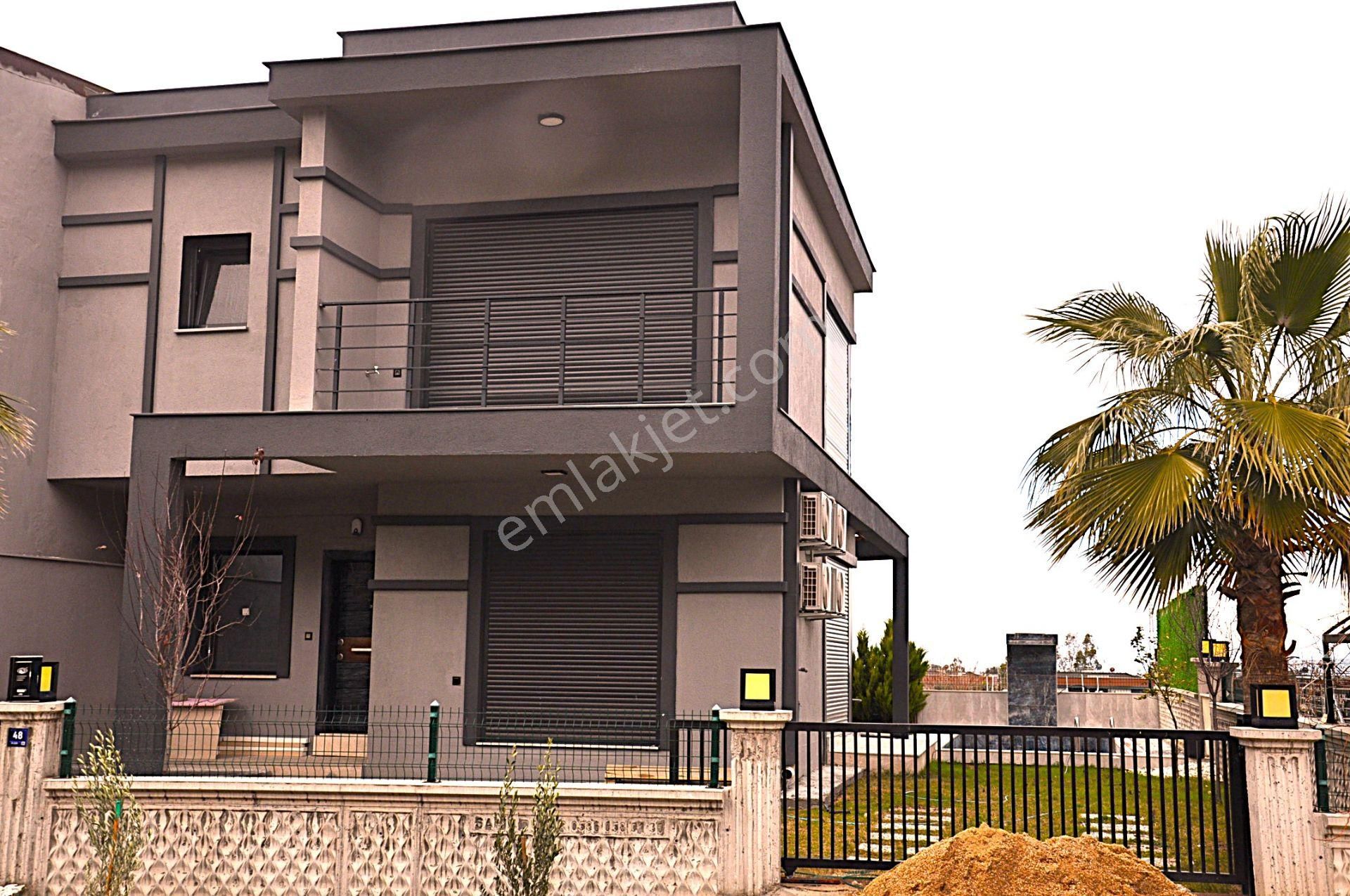 Güzelçamlı Da Deniz Ve Doğa Manzaralı Havuzlu Müstakil 4+1 Villa