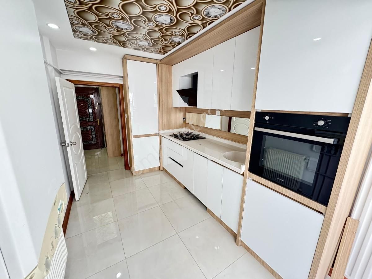 Sincan Plevne Mah 3+1 Ultra Lüks Yapılı Ara Katta Bağımsız Daire