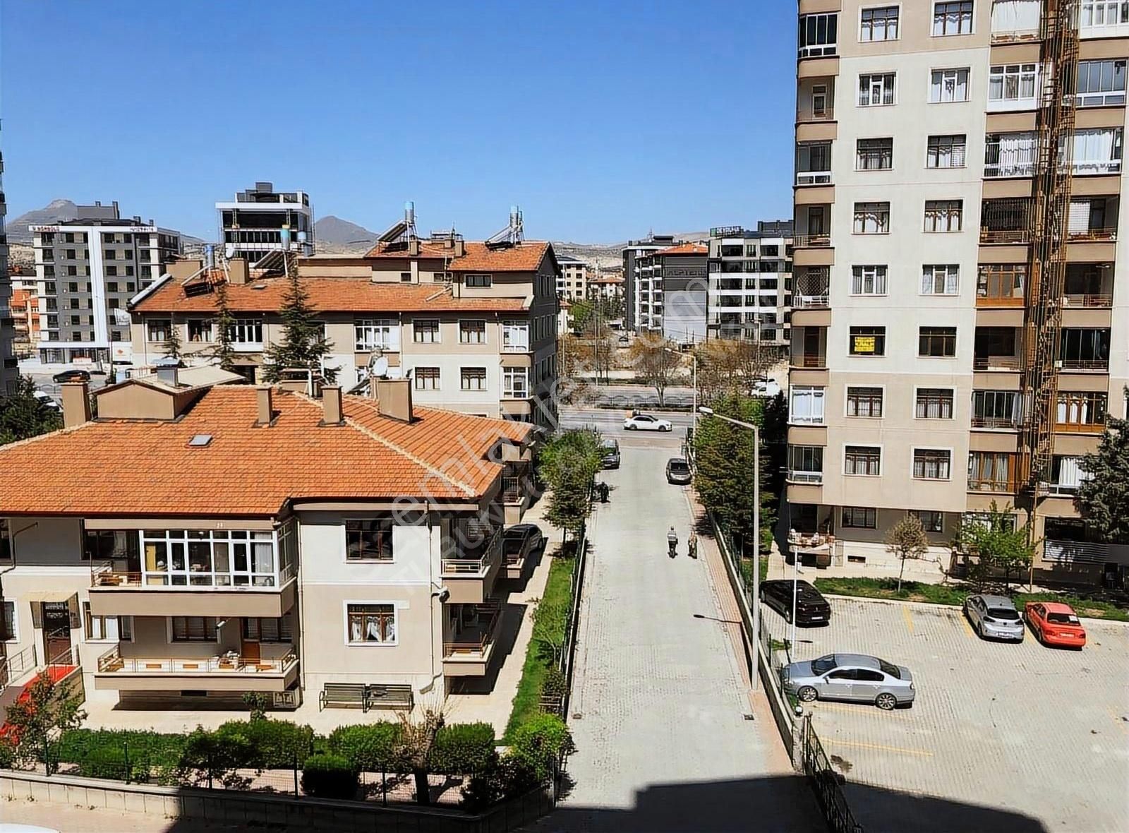 Şefikcan Cd. Yakını Satılık 3+1 Daire