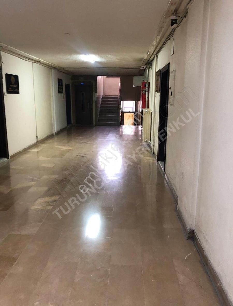 Yapıcı İş Merkezinde Kiralık 2+1 Ofis