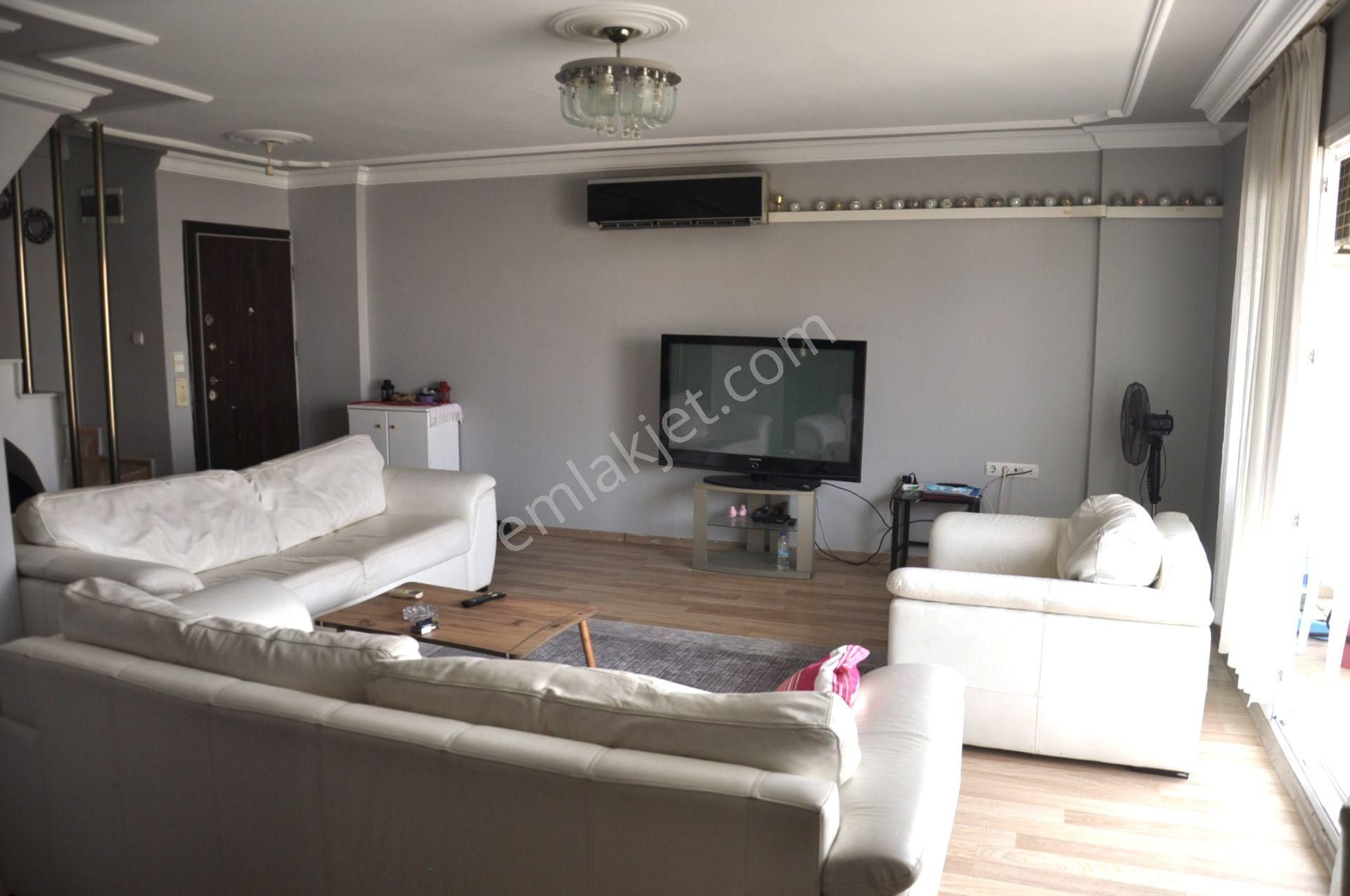 Kuşadası Soğucakda Denize 300mt Fırsat 3+1 Dubleks Yazlık Daire