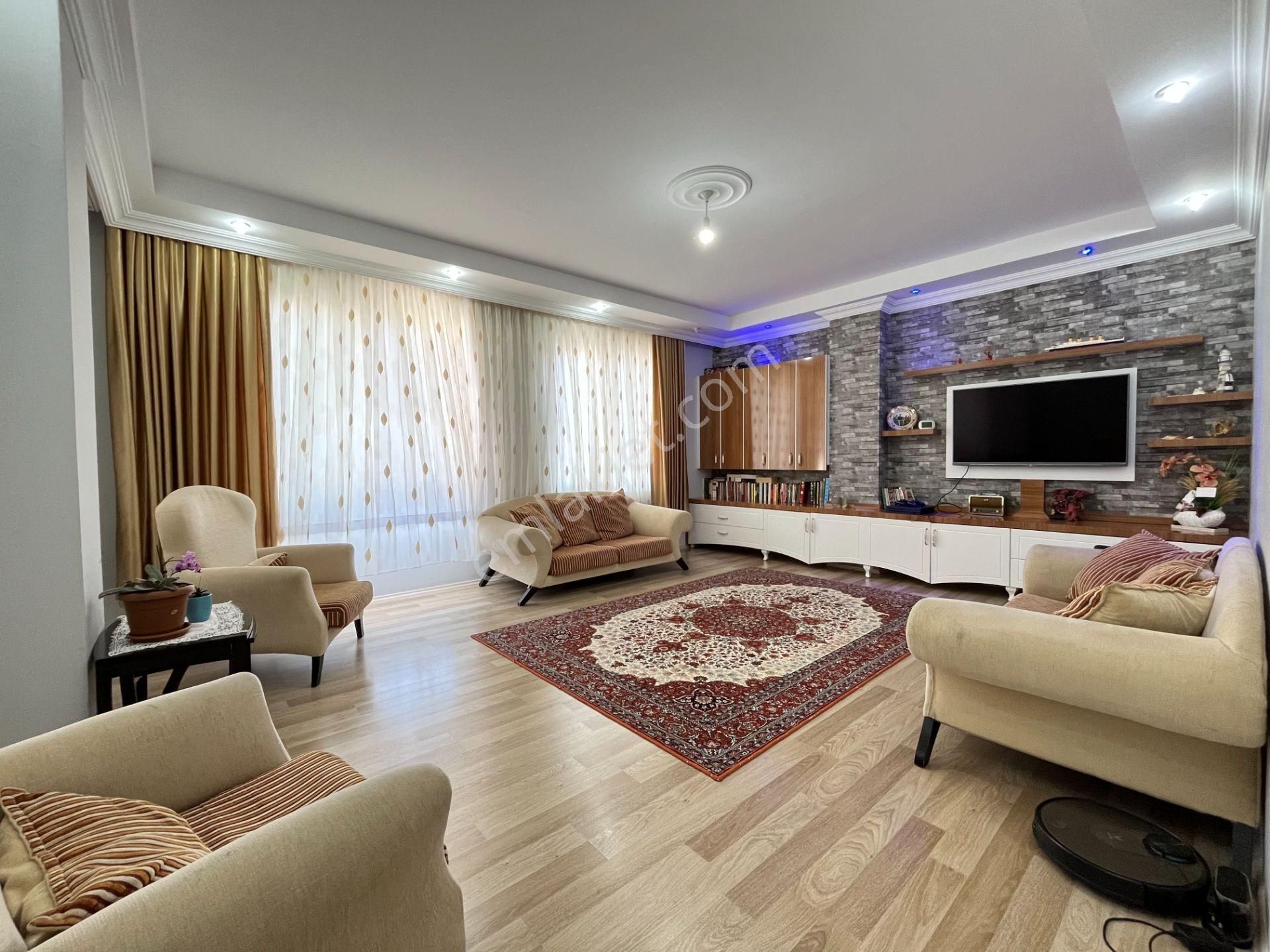 Alanya Tosmur Mh Ayrı Mutfak 3+1 Satılık Daire