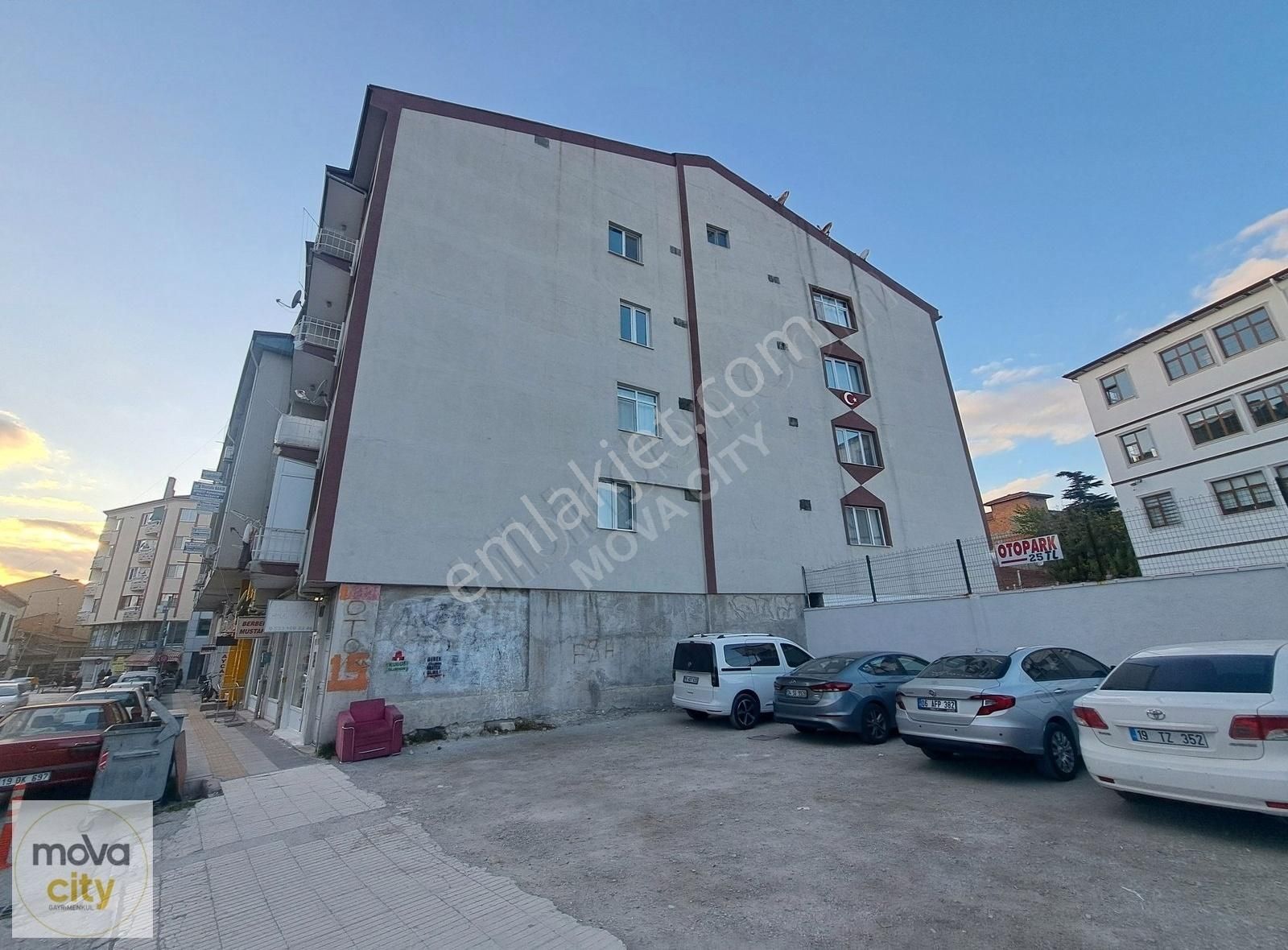 Zafer İlkokulu Yanında Satılık 3+1 Daire